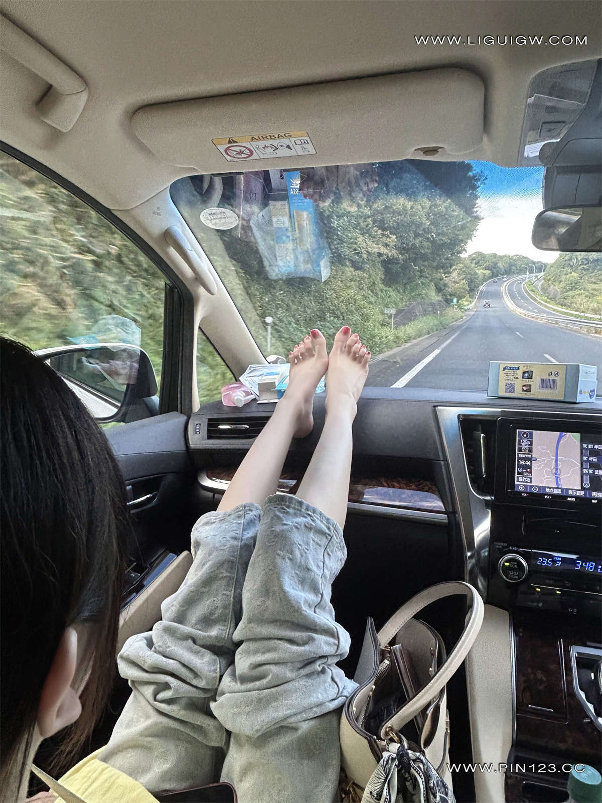 Ligui丽柜 2024.11.14 日本旅拍3 兔子-日更街拍