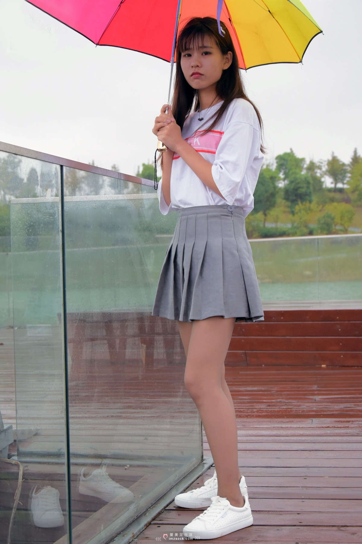 MZSOCK-2018 No.35 云云雨后-日更街拍