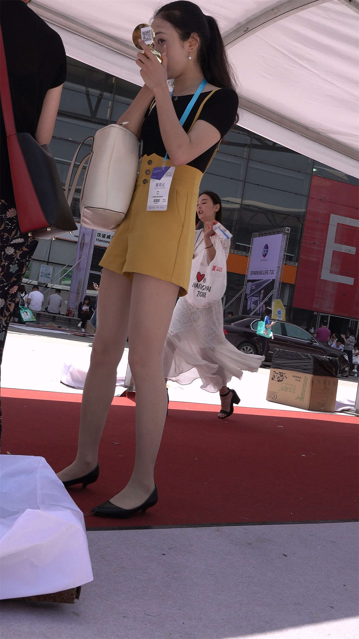 图片[2]-美人补妆-日更街拍