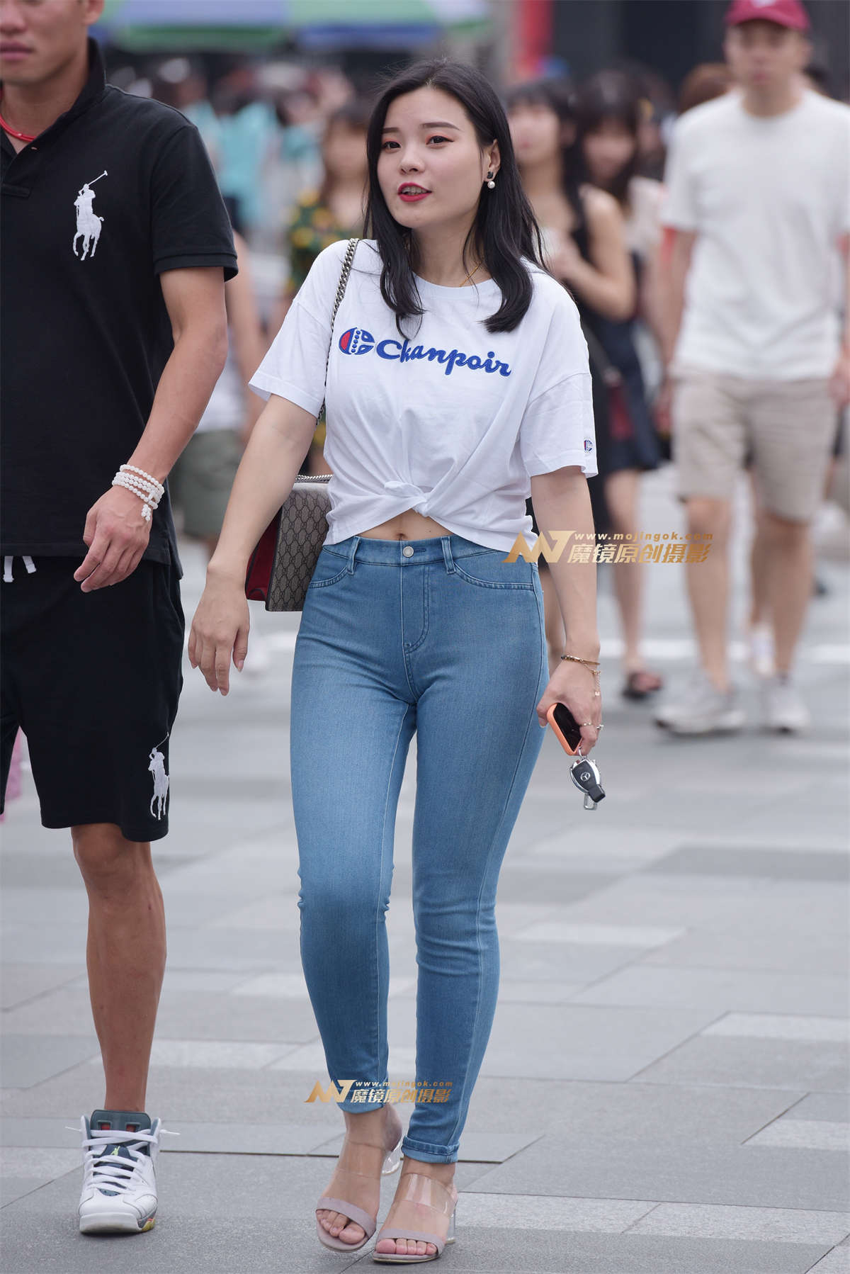 紧牛美女-日更街拍