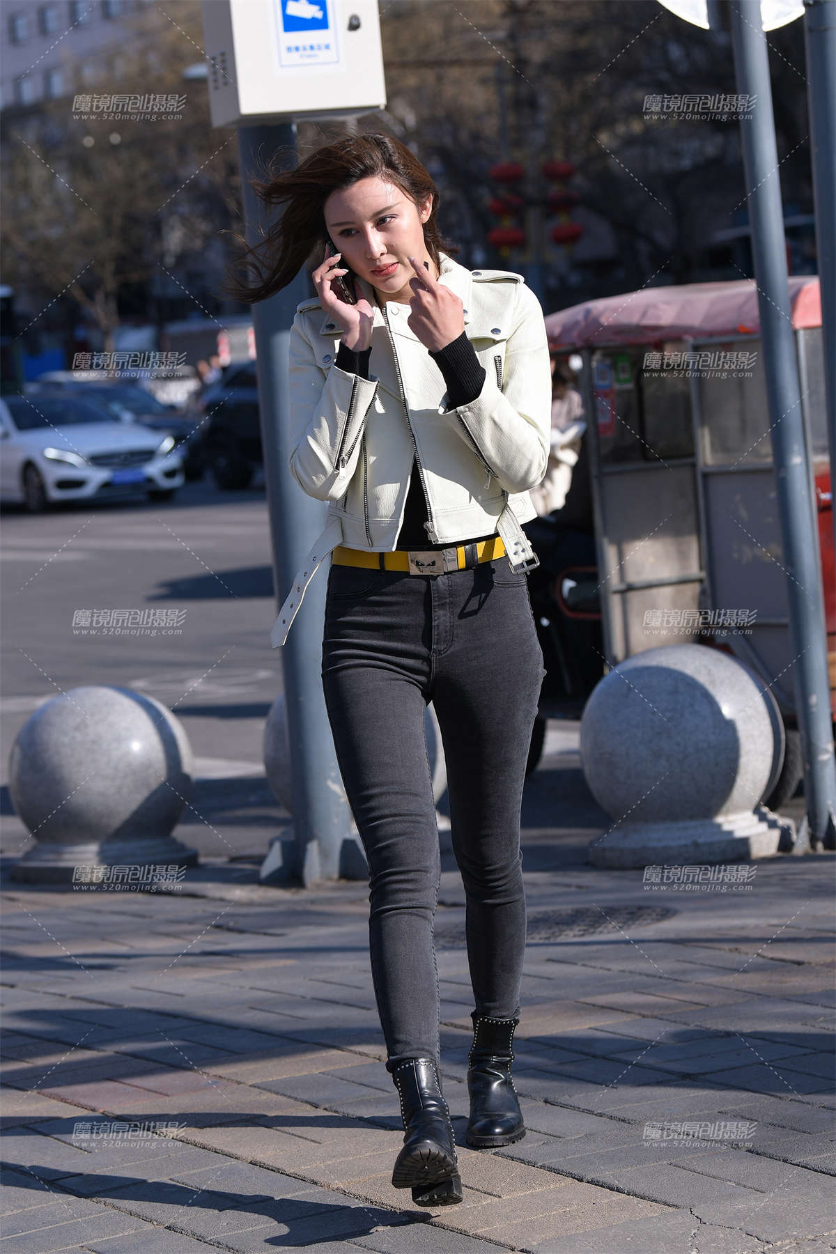 笑起来有酒窝的妹子-日更街拍