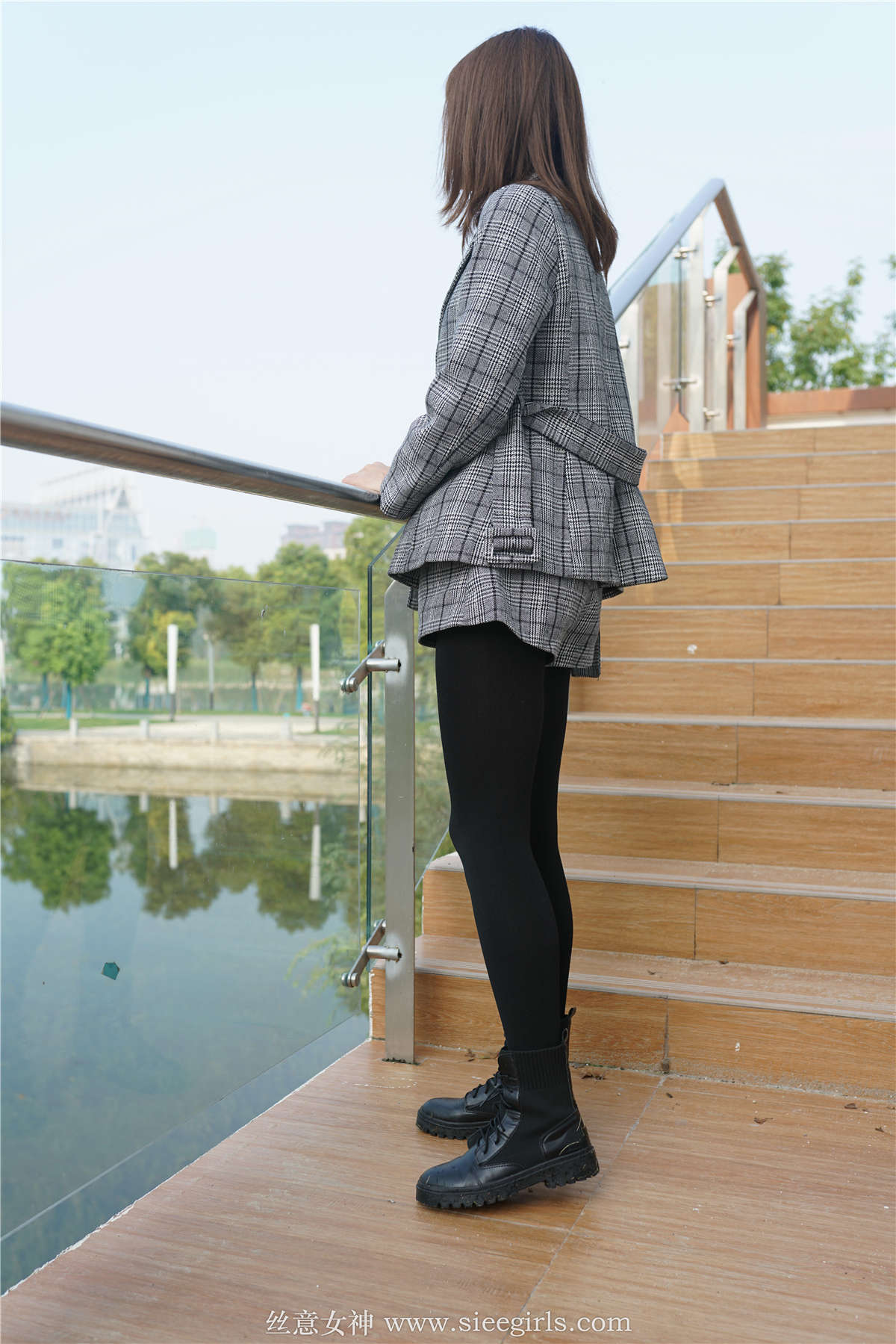 SIEE丝意 NO.365 蓓蓓 一叶残荷，一场秋寒-日更街拍