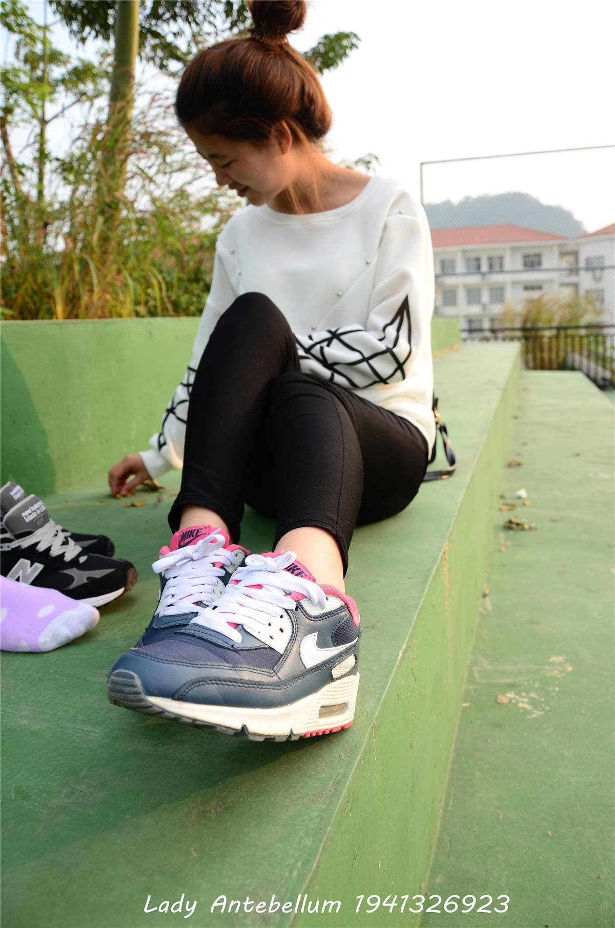 图片[2]-[战前女神] 美腿棉袜女神级摄影套图 019-日更街拍