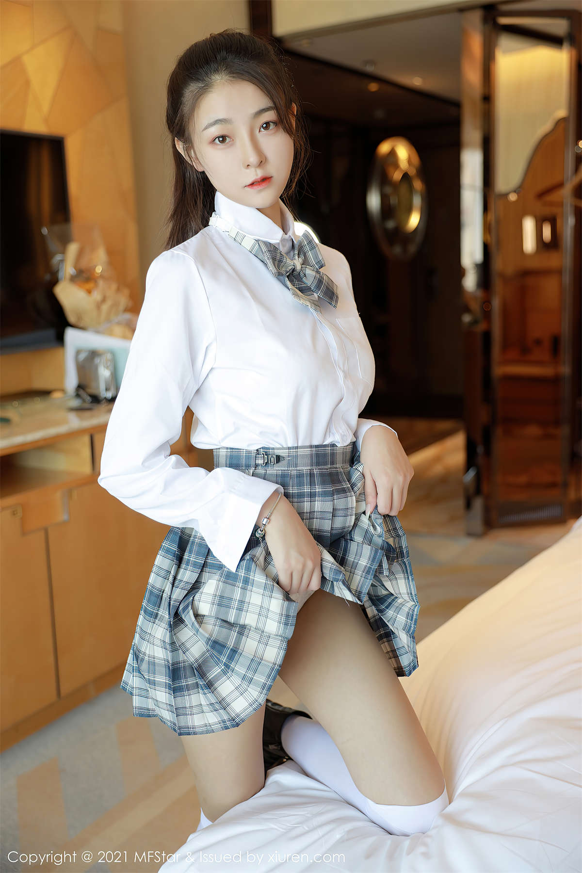MFStar模范学院 2021.01.27 VOL.448 Laura苏雨彤-日更街拍