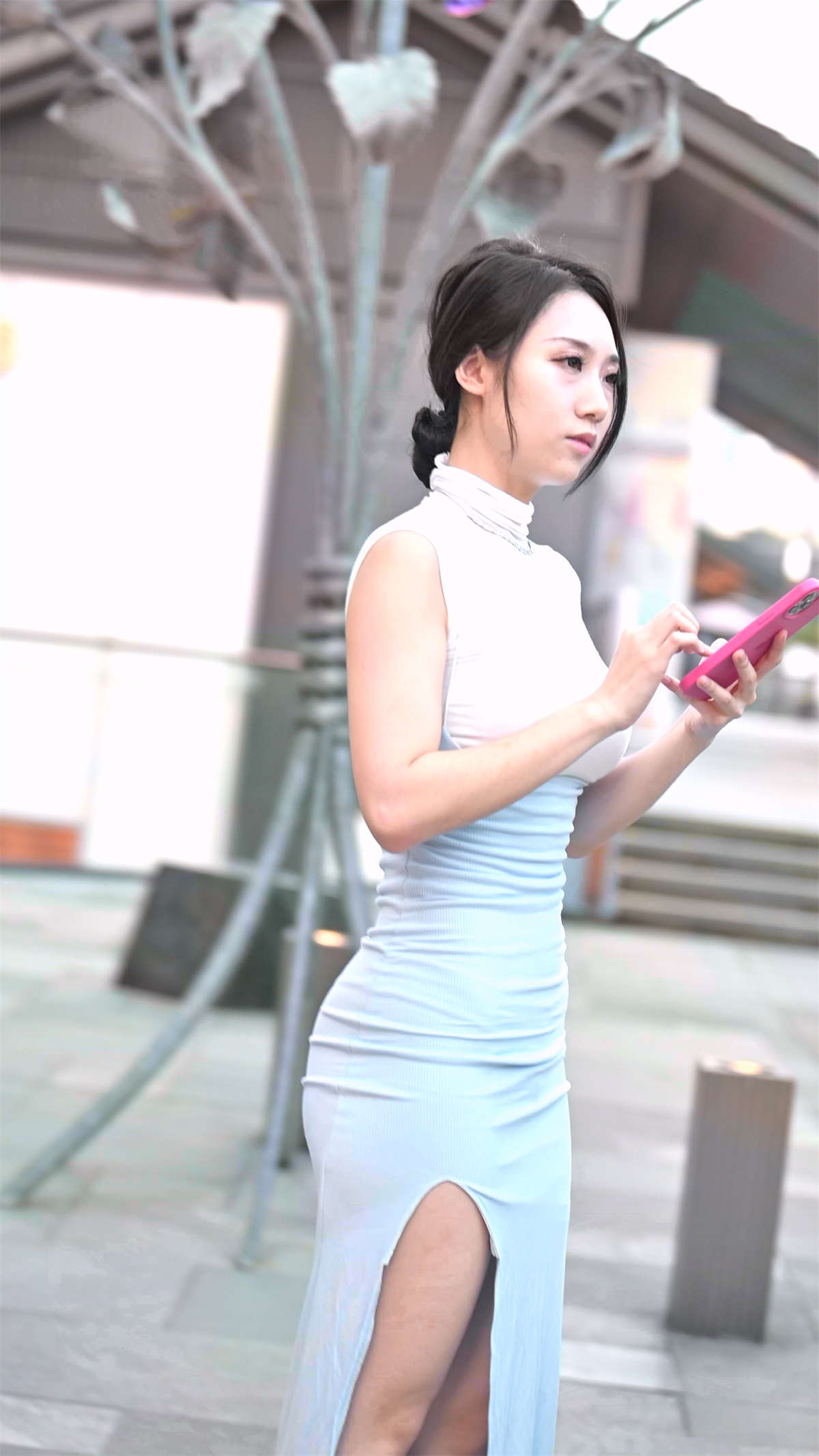 蓝色长裙小姐姐插图1