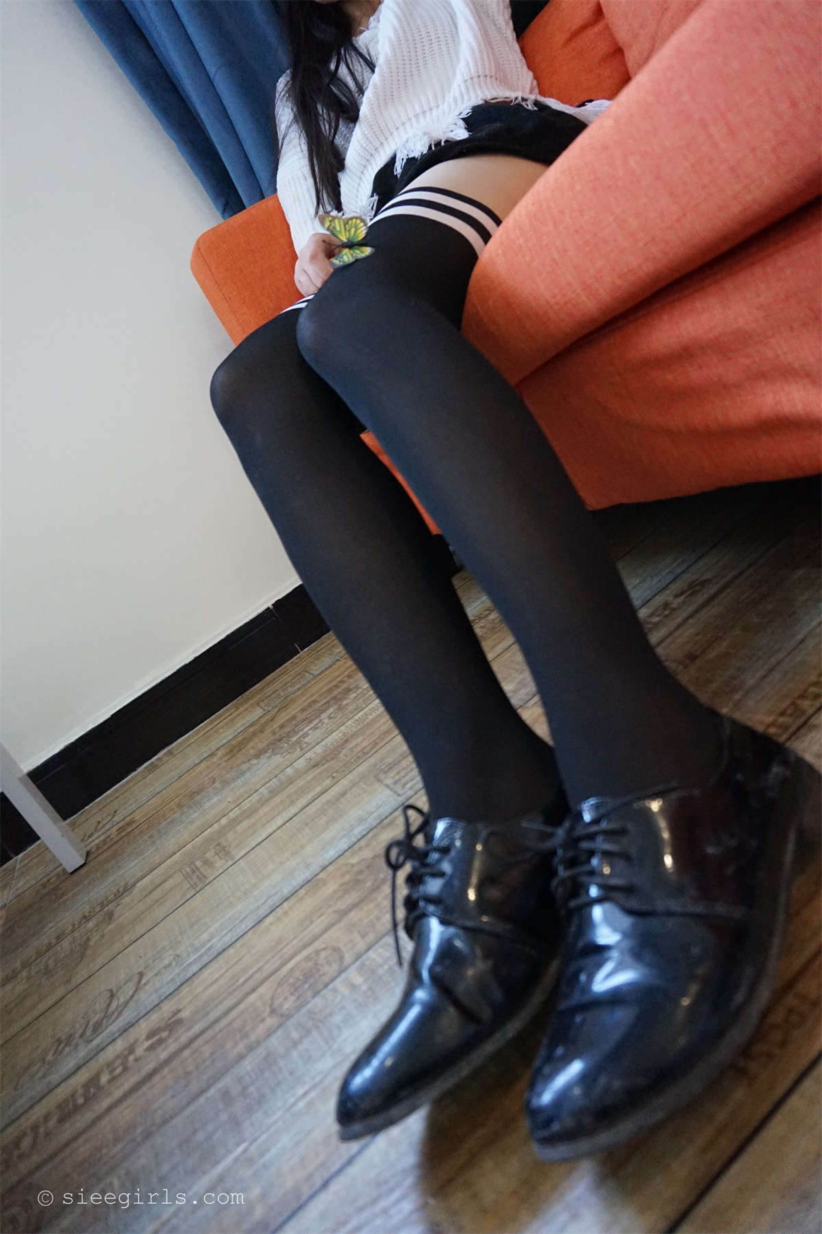 图片[2]-SIEE丝意新刊 NO.035 曦曦 暧昧-日更街拍