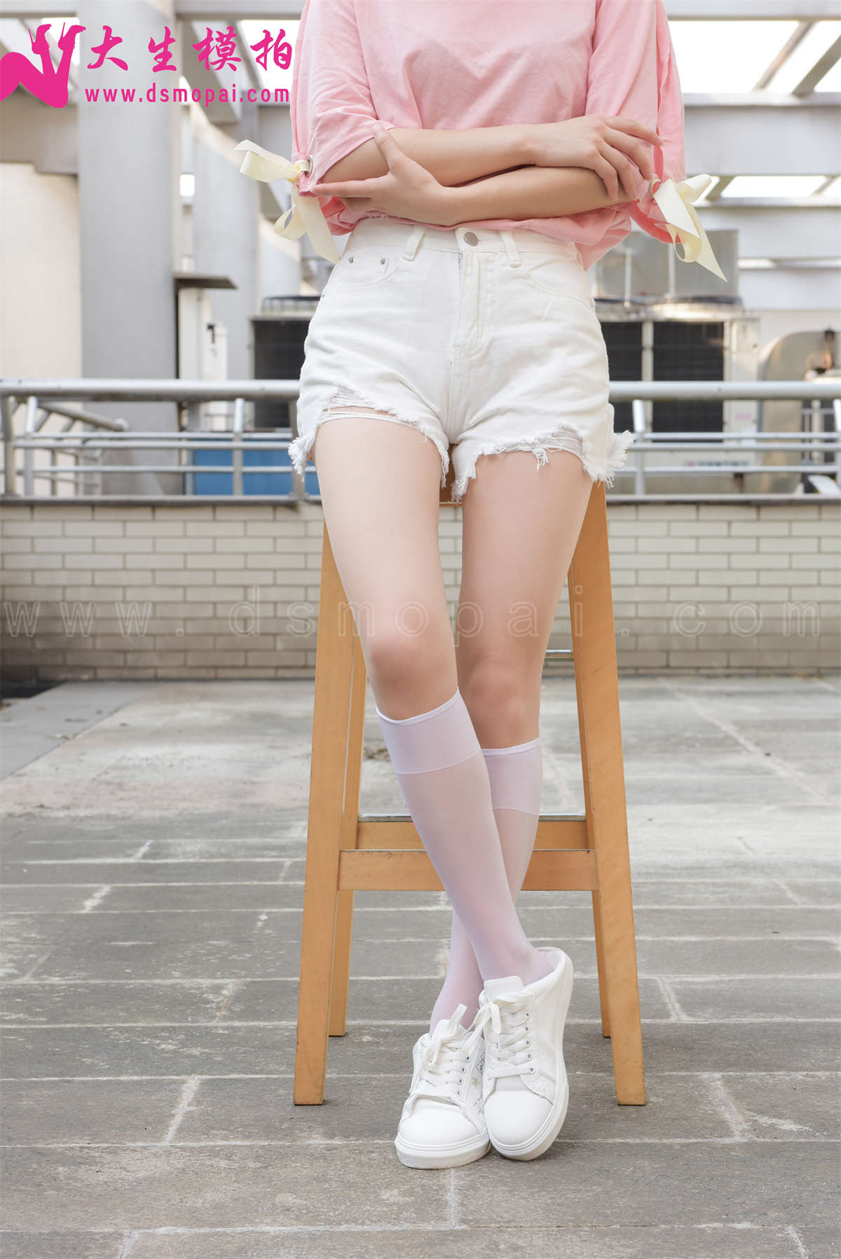 大生模拍 NO.143 文静 抖音网红丝 肉丝+白丝-日更街拍