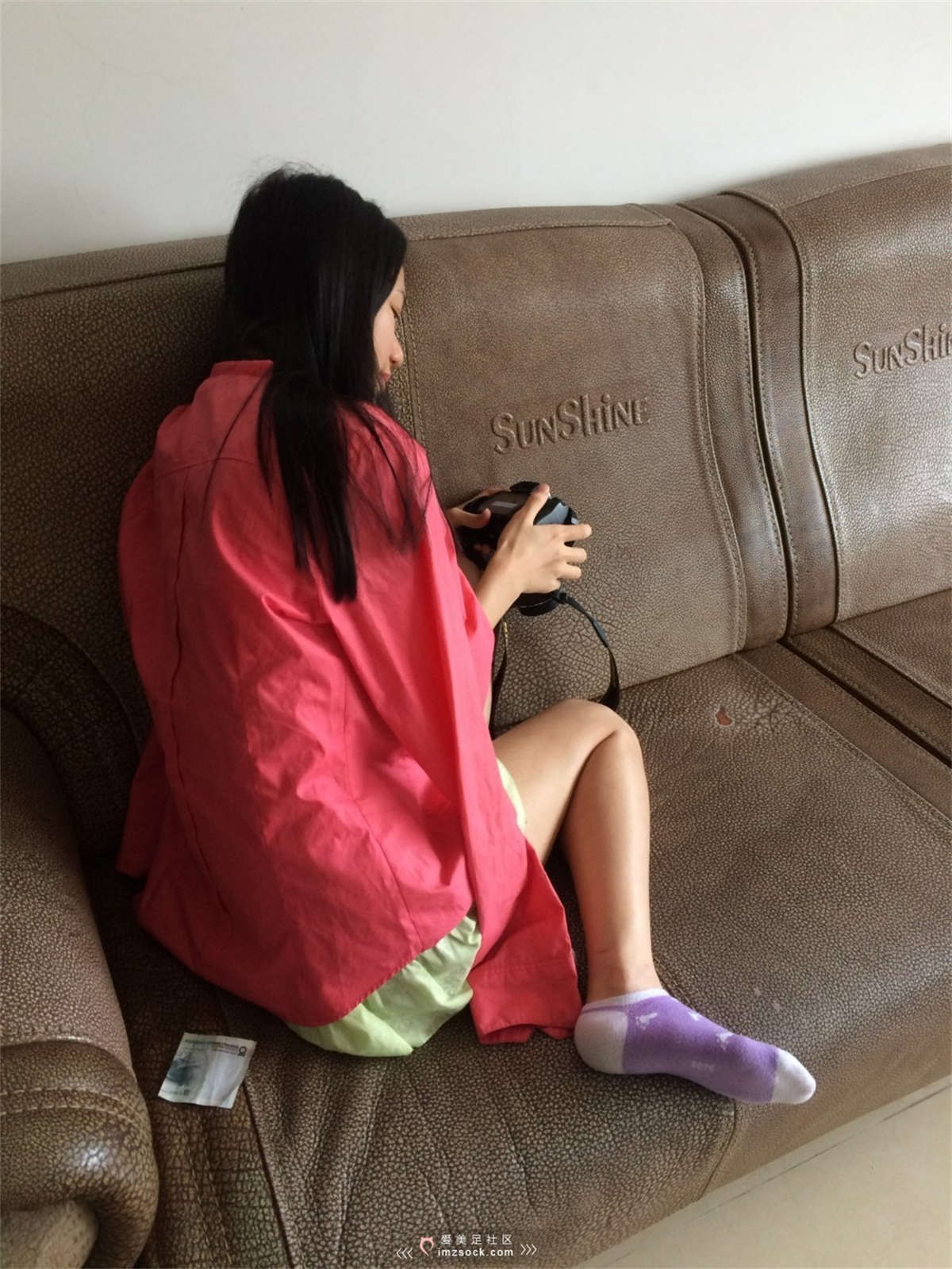 图片[2]-MZSOCK-2018 No.38 青涩又害羞的帆布鞋短裙小姐姐-日更街拍