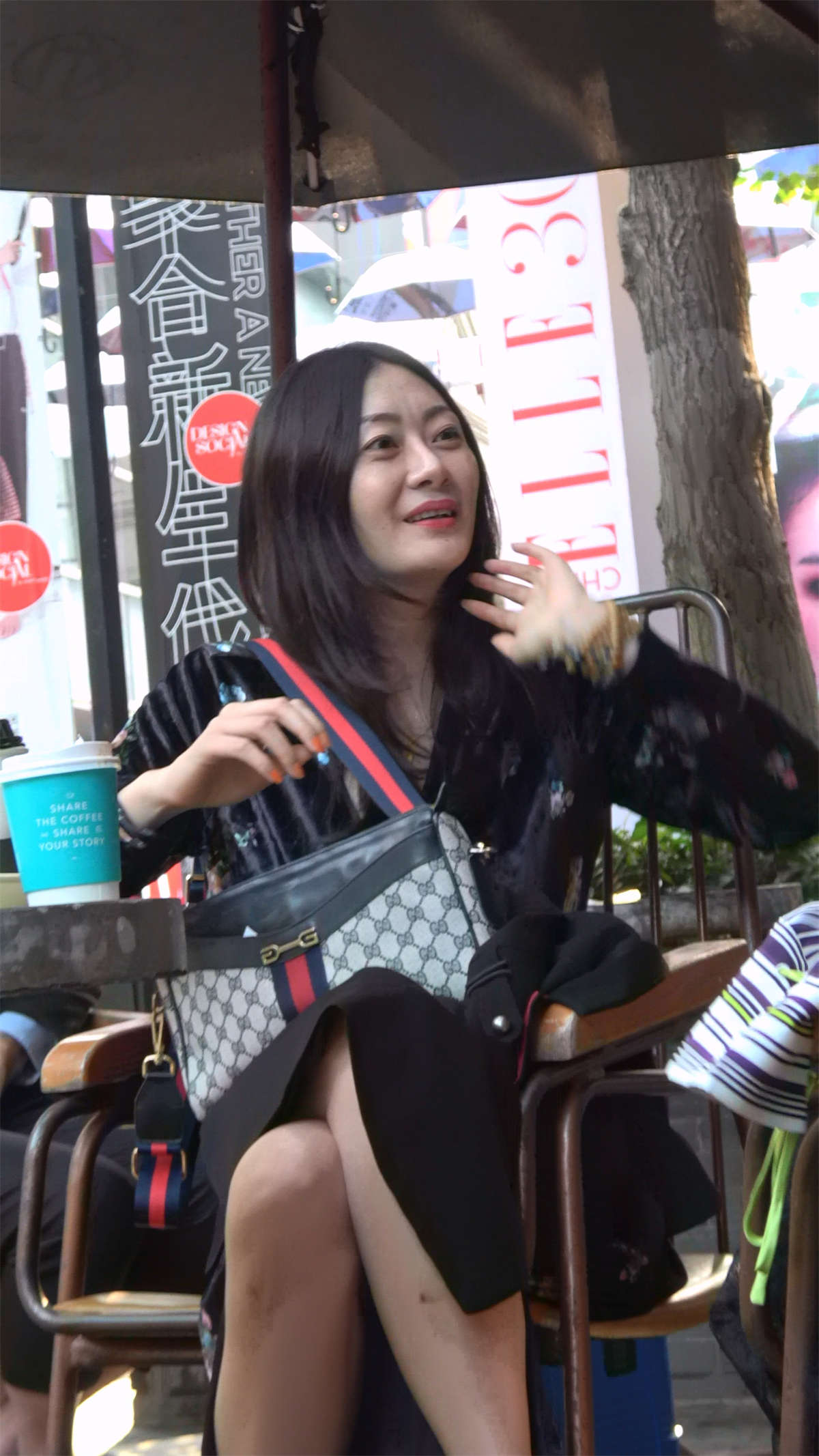 图片[2]-身材超级棒的两位御姐型美女-日更街拍