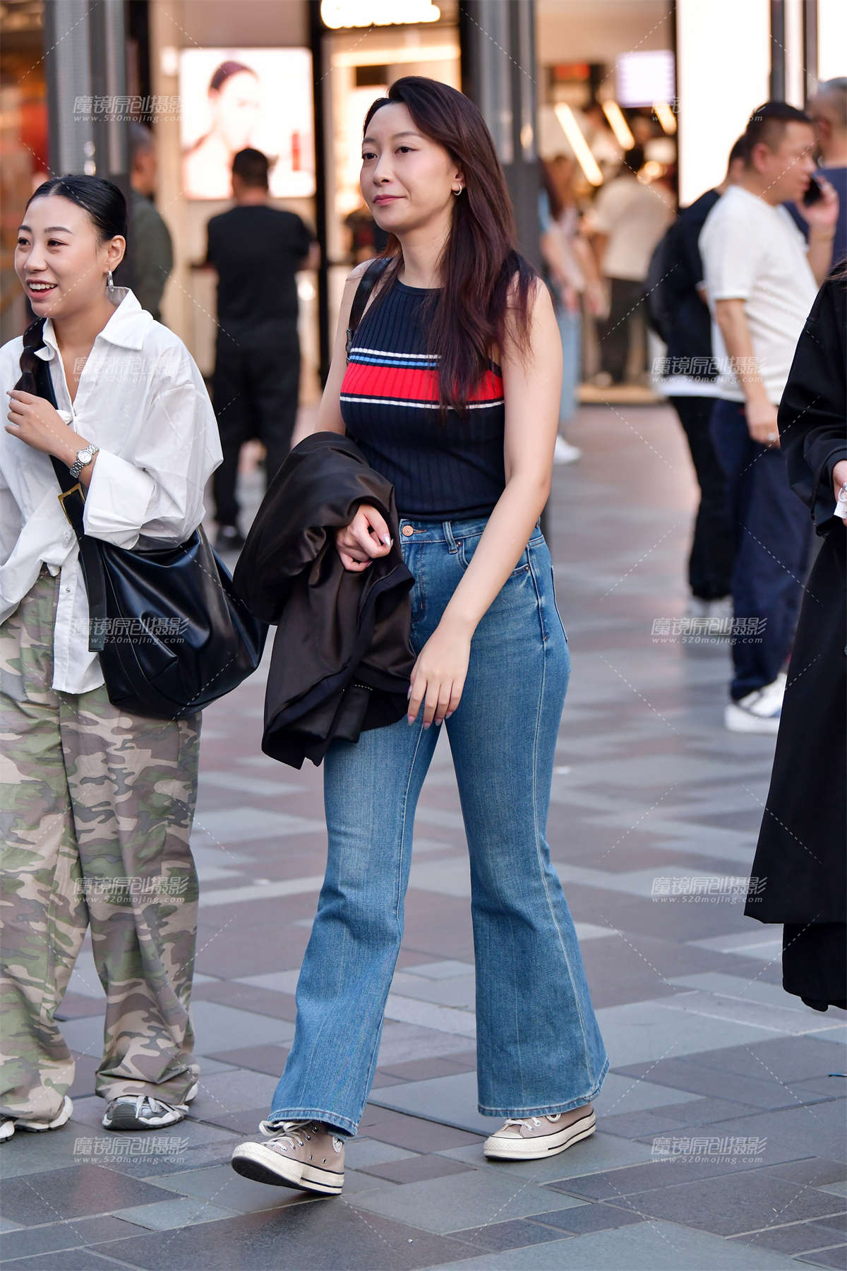 图片[2]-★微微丰腴牛仔裤美女-日更街拍