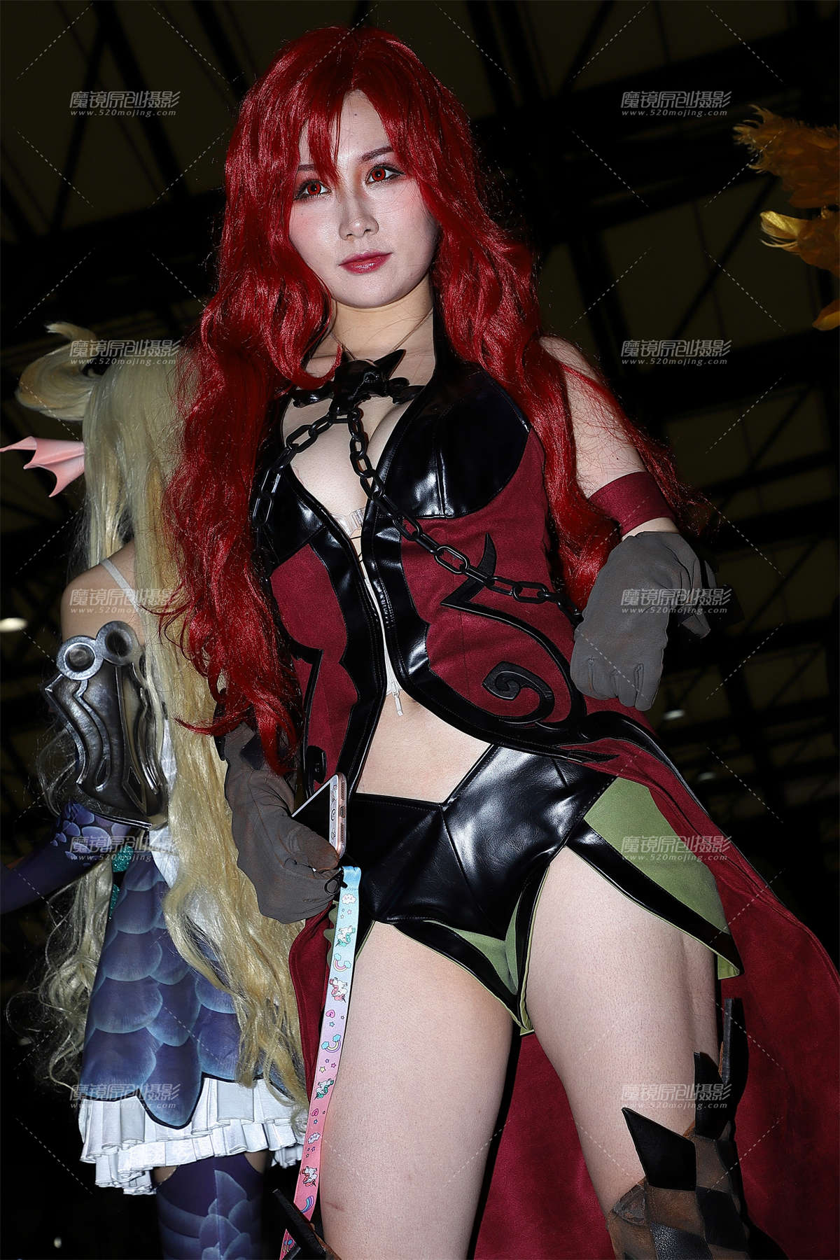 黑色皮衣红发 coser插图1