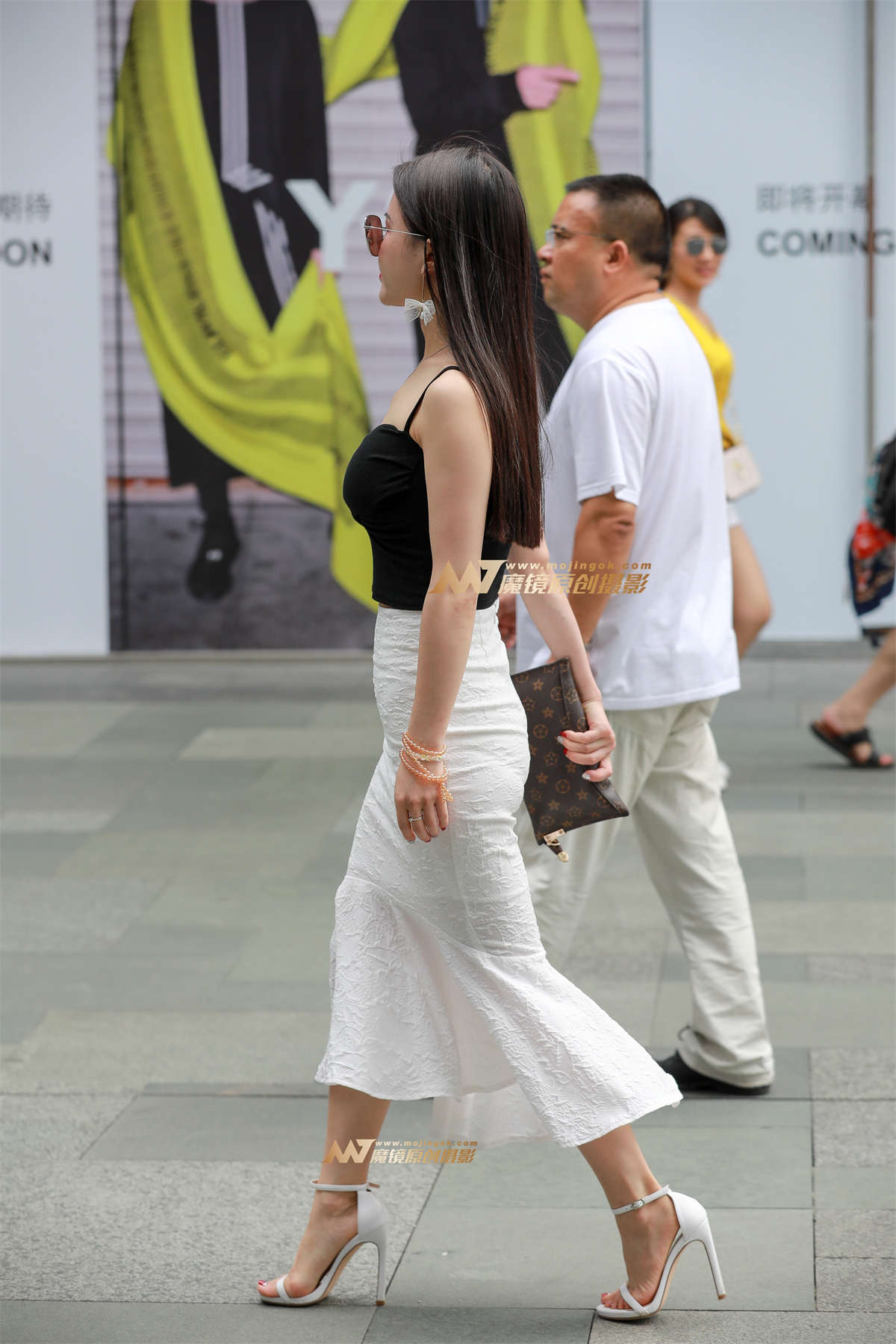 图片[2]-【凯恩赛贴】包臀裙美女 曼妙身姿-日更街拍