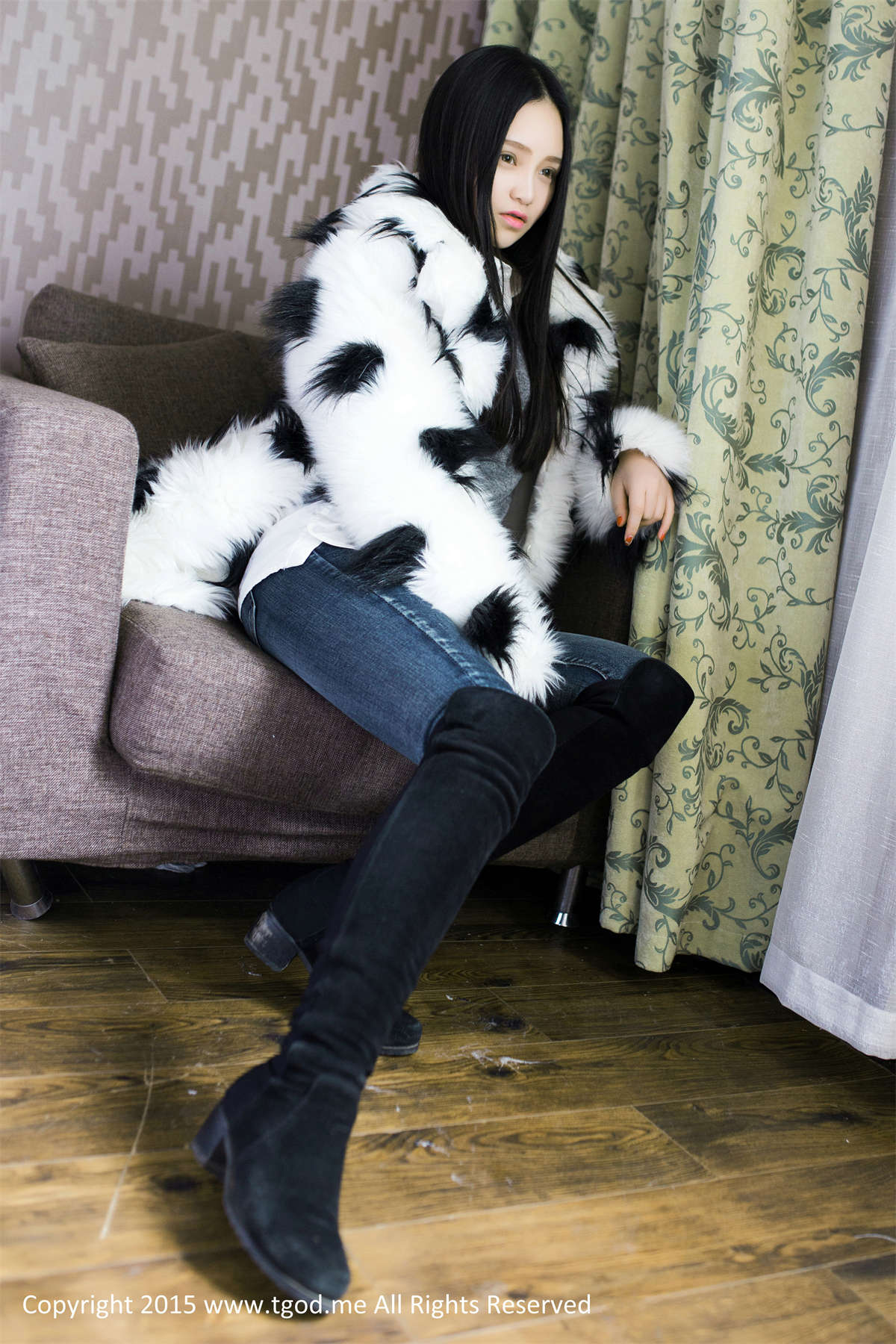 TGOD推女神 2015.03.05 皮草VS白衬衣 可爱女神佩佩Cassie-日更街拍