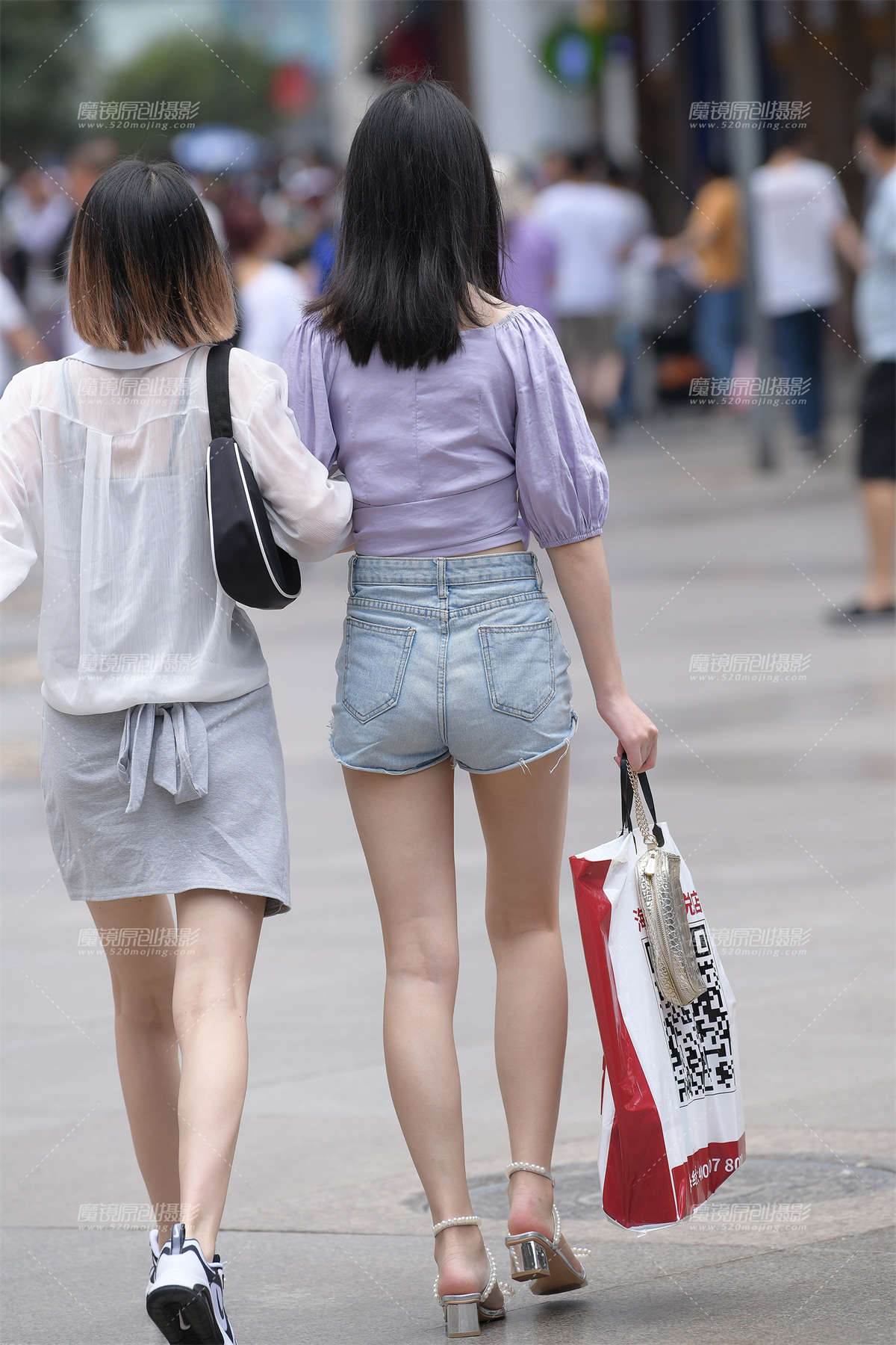 图片[2]-性感的单眼皮热裤女孩-日更街拍