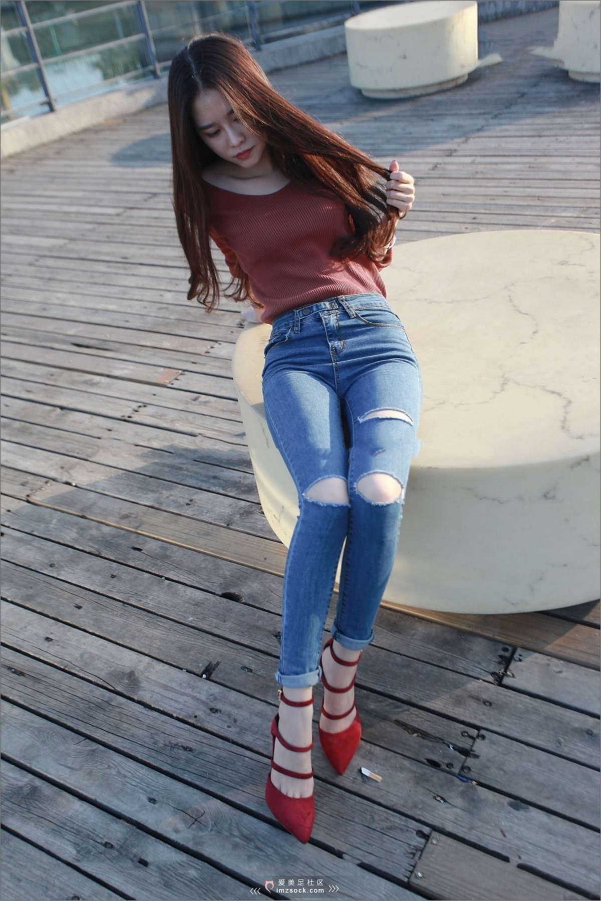 图片[2]-MZSOCK-2018 No.39 当帆布鞋换成红色高跟鞋-日更街拍