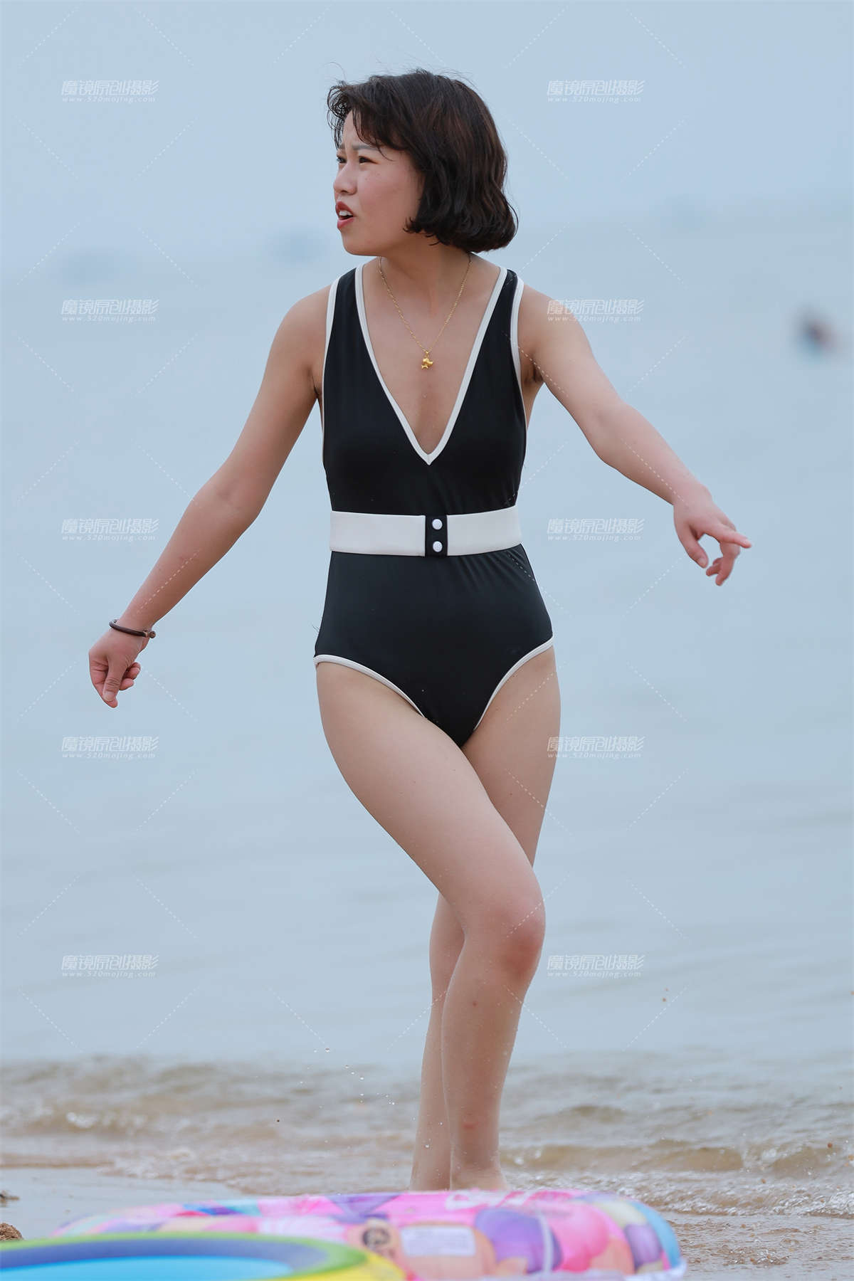 【小默赛帖】第1634篇★拍照的美女★-日更街拍