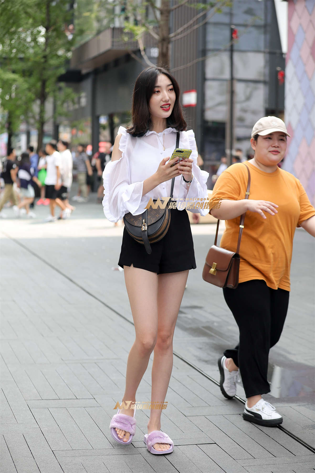 【凯恩赛贴】超长美腿 美丽动人-日更街拍