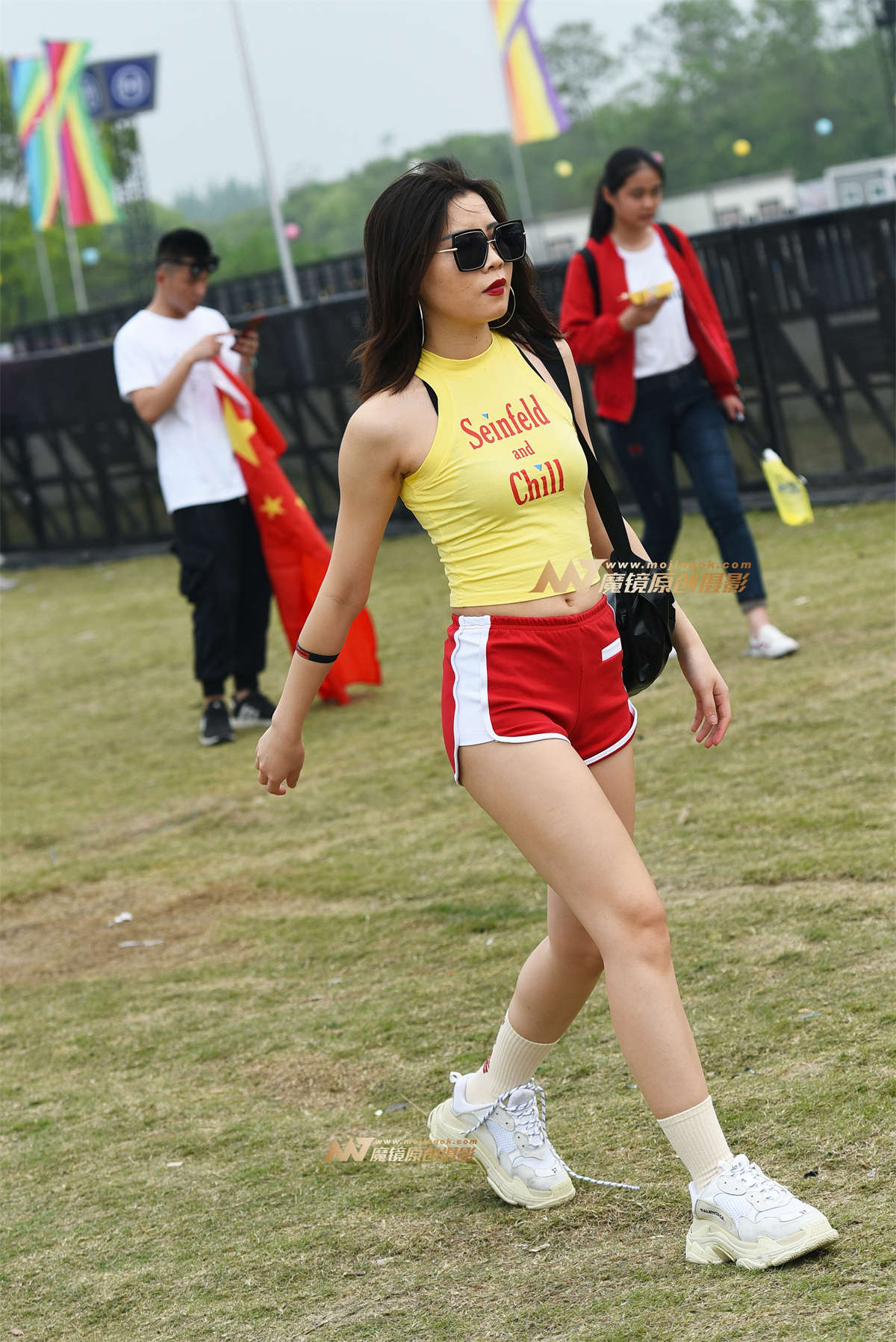 【咔喳赛贴】妹妹你鞋带松了-日更街拍