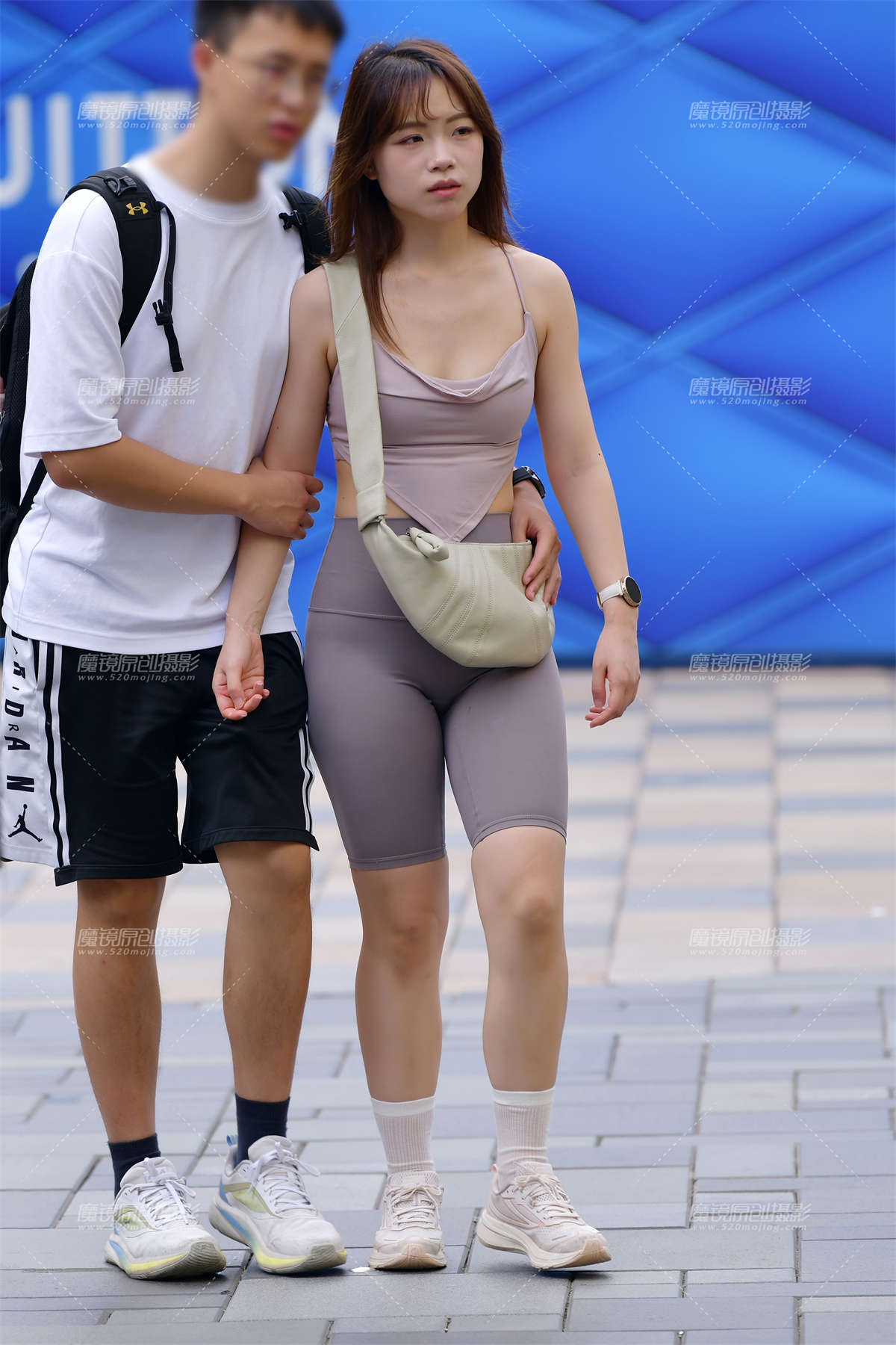 图片[2]-★瑜伽五分紧身裤美女-日更街拍