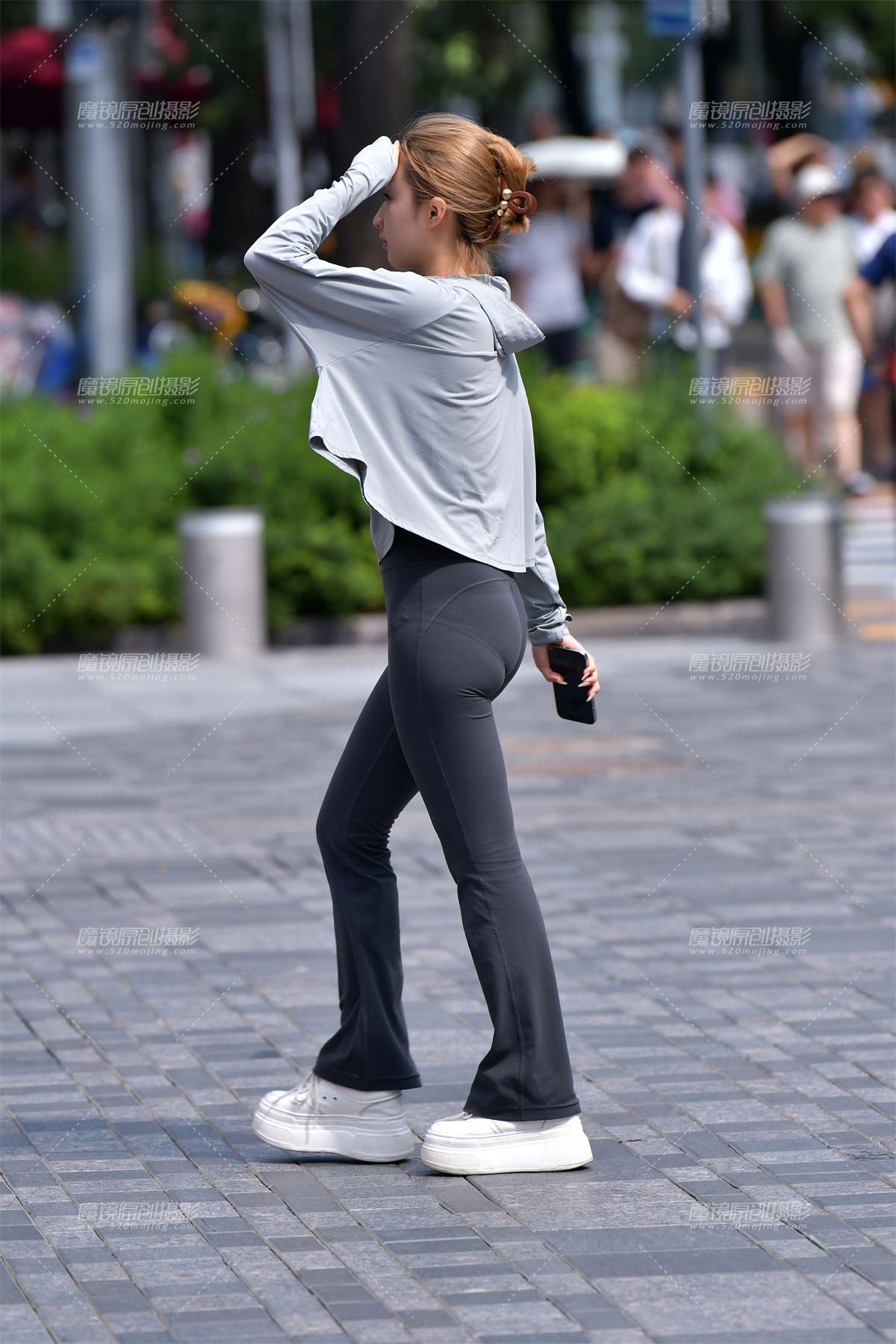 图片[2]-★约闺蜜紧身裤小美女-日更街拍