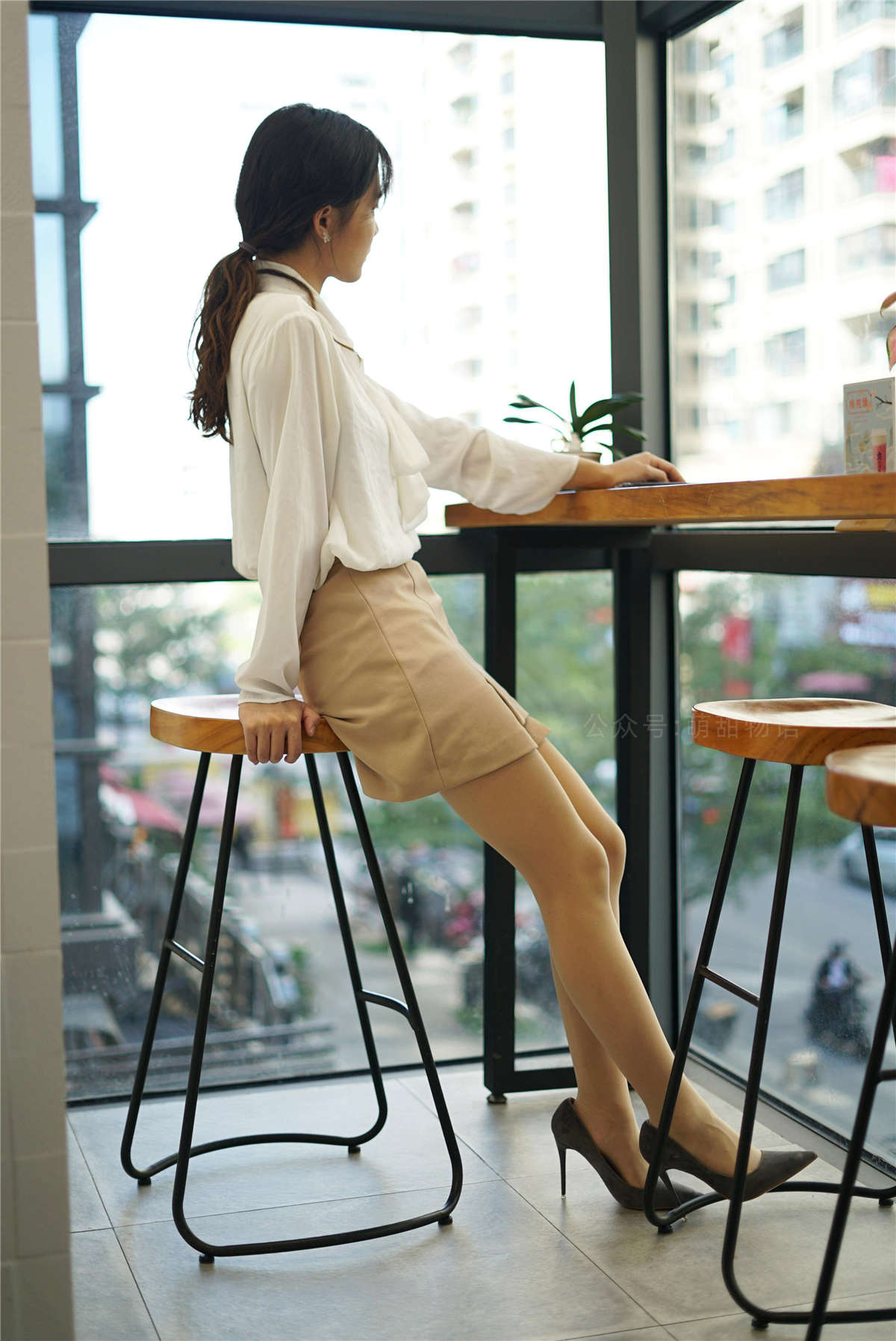 图片[2]-学妹加速跑 No.116 气质OL装-小A-日更街拍