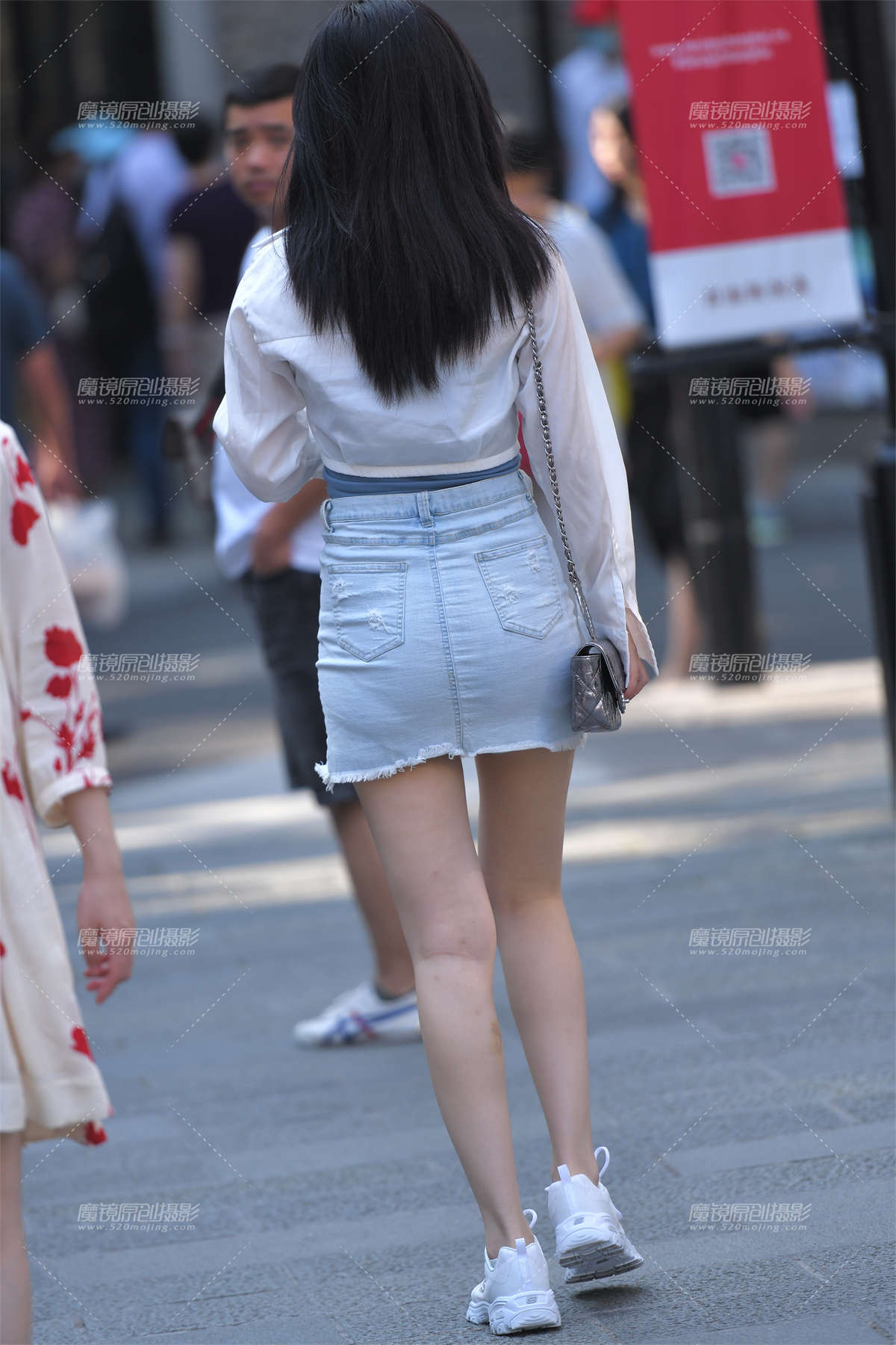 图片[2]-牛仔裙大白腿-日更街拍
