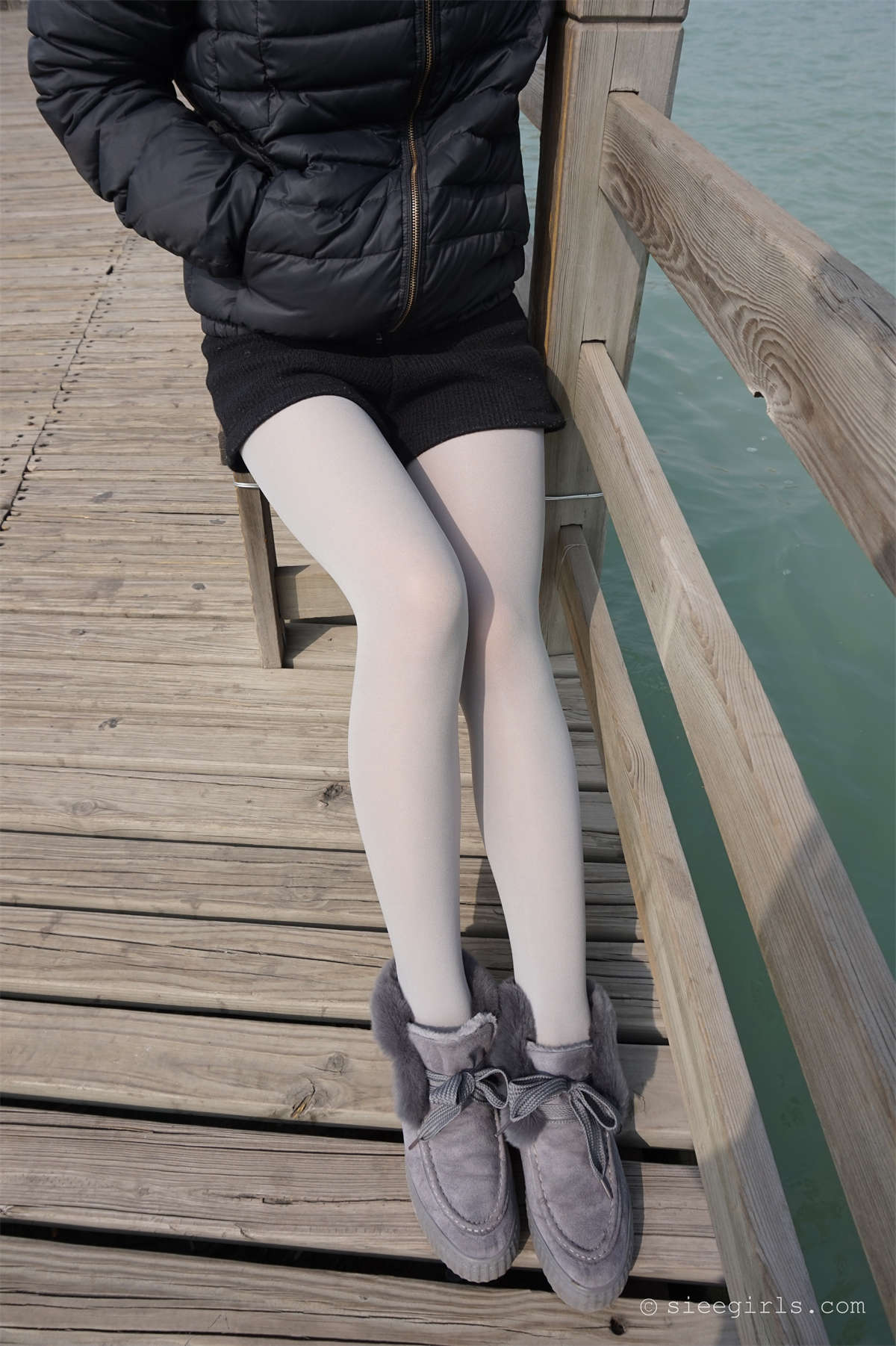 图片[2]-SIEE丝意新刊 NO.044 琦琦 少见灰丝-日更街拍