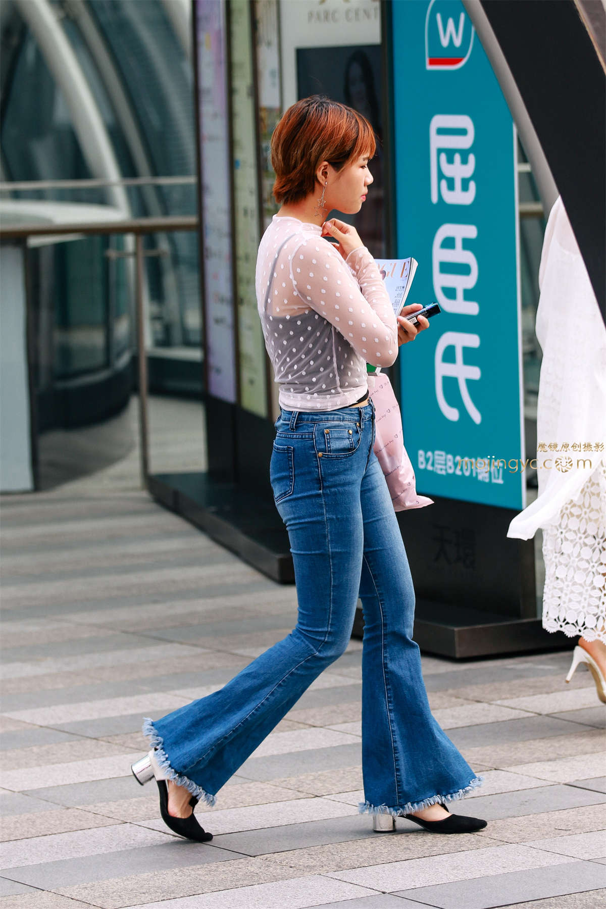 紧身牛仔-日更街拍