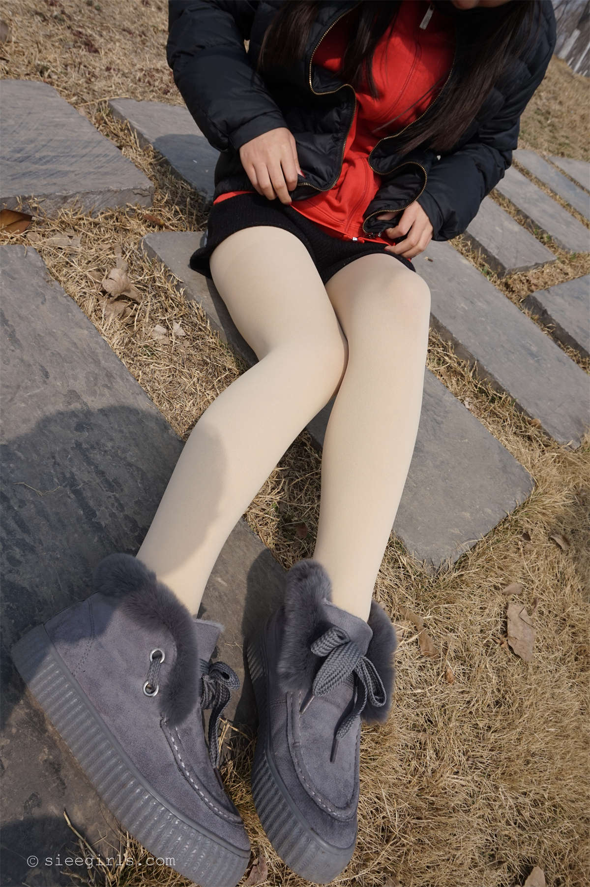 SIEE丝意新刊 NO.045 琦琦 牵你的手-日更街拍