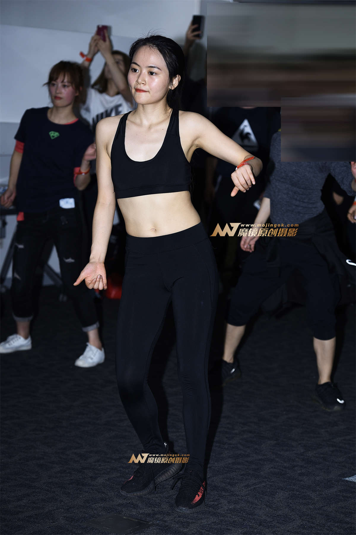 【咔喳赛贴】排练街舞-日更街拍