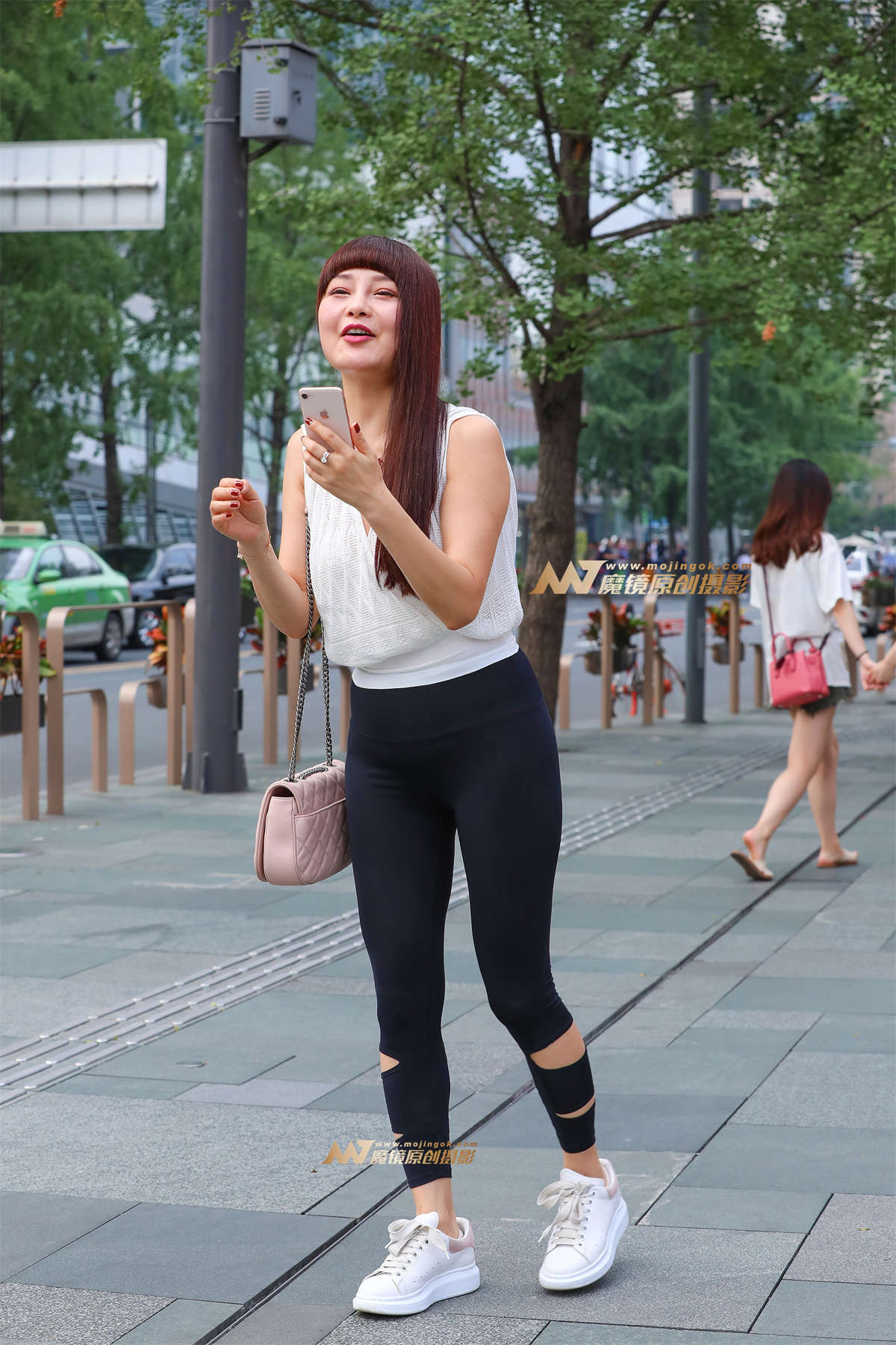 【视觉冲击赛帖】小姐姐这发型特显乖巧-日更街拍