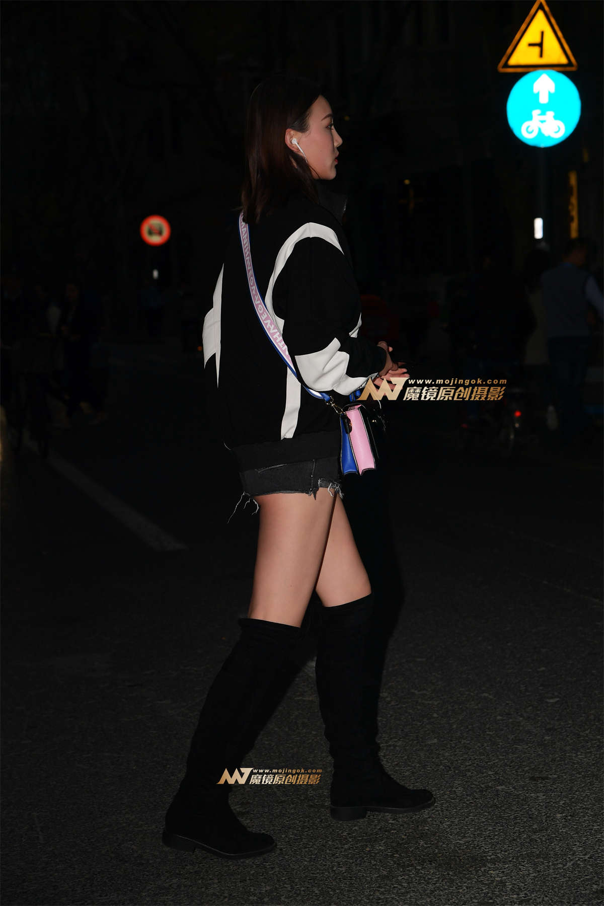 2018秋冬上海时装周外场-Day 3-冻人-日更街拍