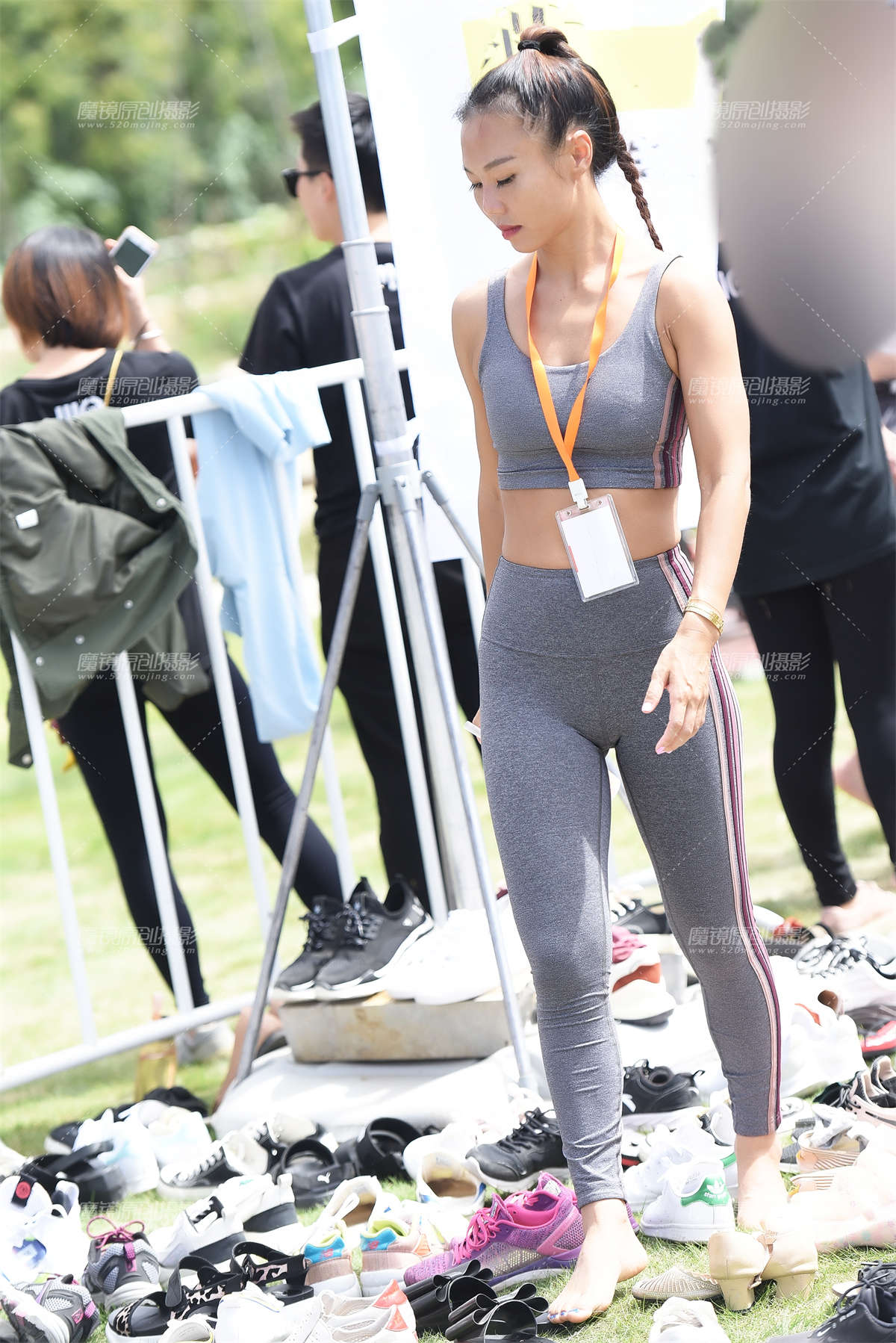 【咔喳赛贴】灰色-日更街拍