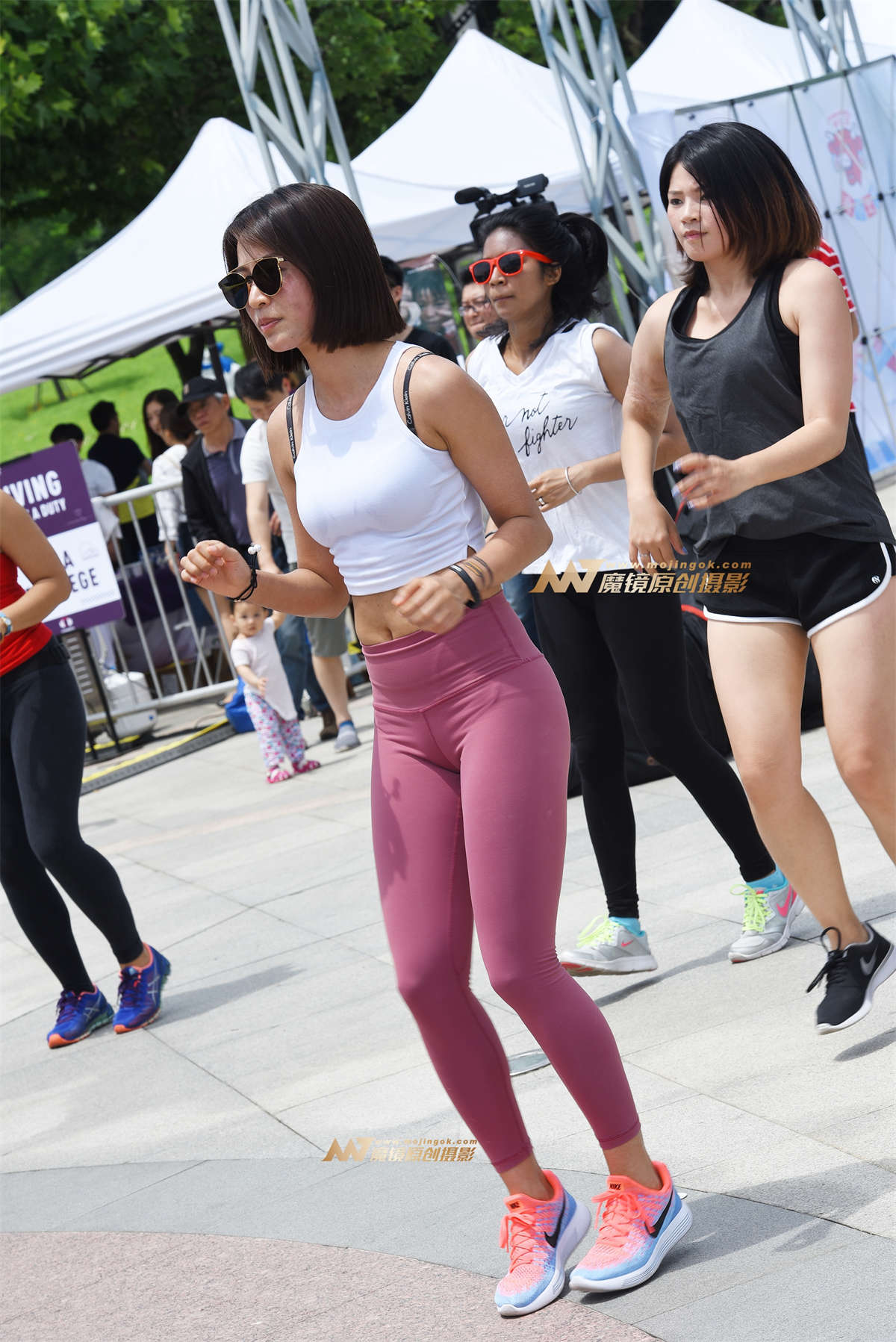 【咔喳赛贴】热汗锻炼-日更街拍