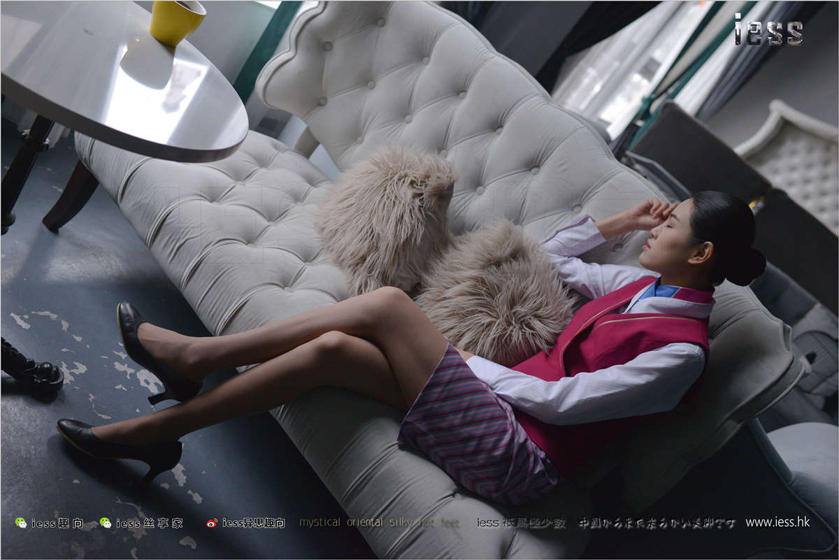 IESS异思趣向 丝足便当188期：医心空姐医心-日更街拍