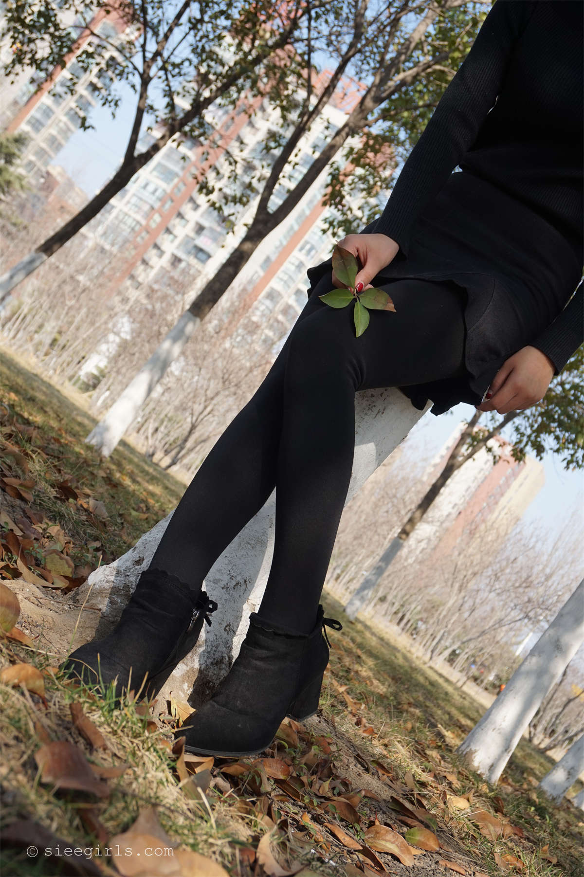 图片[2]-SIEE丝意新刊 NO.049 安安 甜蜜约会-日更街拍