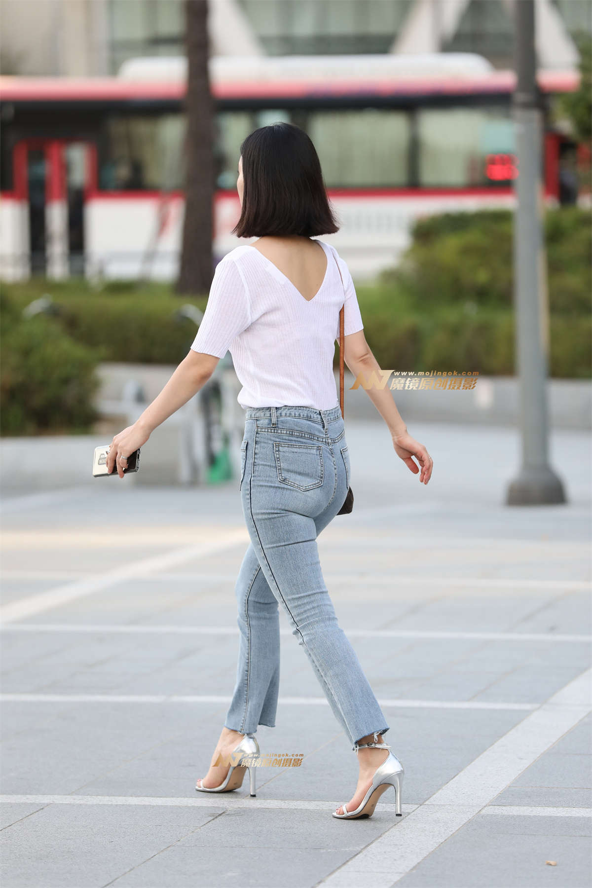 图片[2]-[辉辉赛贴]牛仔裤少妇-日更街拍