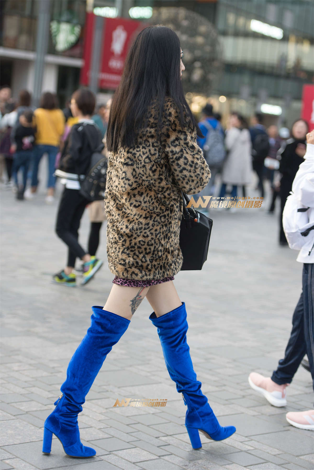 图片[2]-豹纹长筒靴时尚冷艳美女-日更街拍
