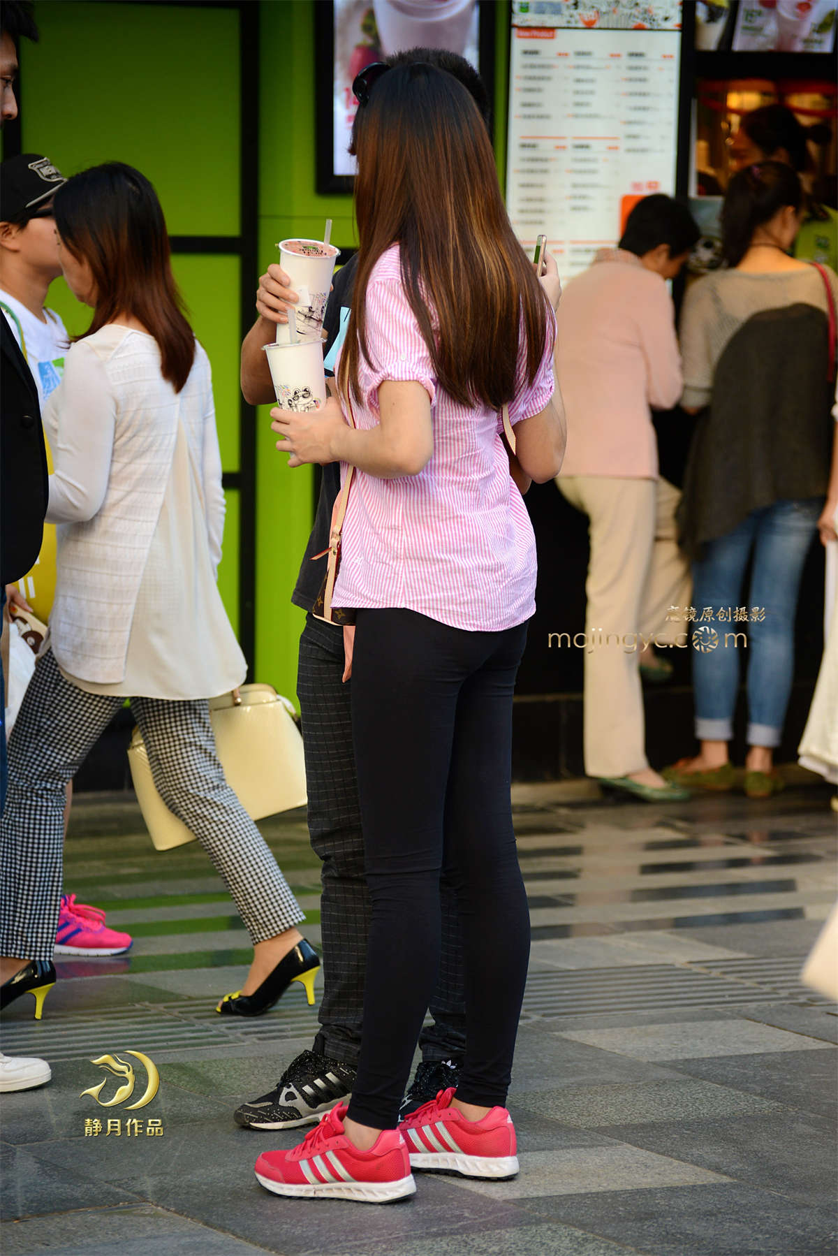 阿迪达斯运动裤小妹-（10P）-日更街拍