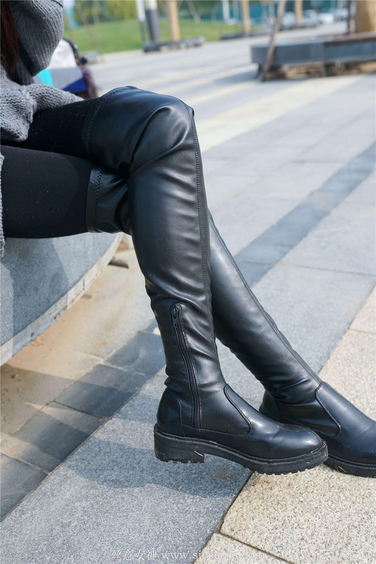 SIEE丝意 NO.373 芊芊 秋意未尽，冬又望想-日更街拍