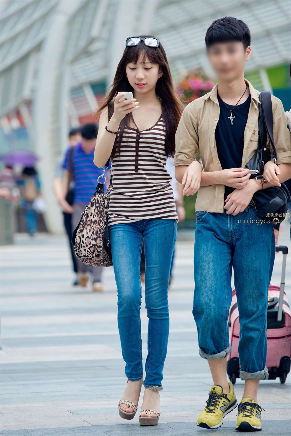 图片[2]-紧身牛仔裤，凉高-日更街拍