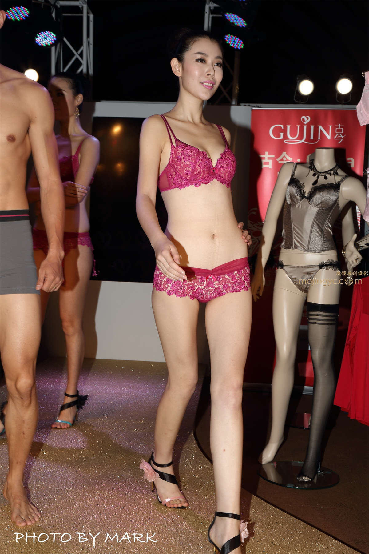 图片[2]-高端内衣秀2-日更街拍