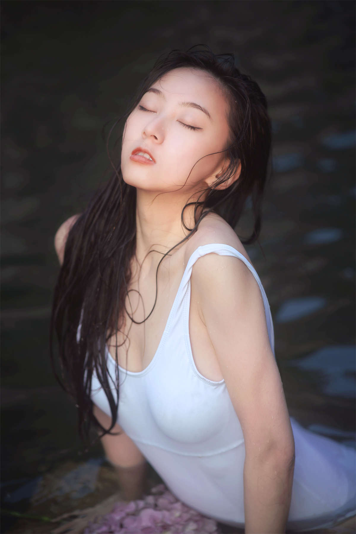 YITUYU艺图语 2022.10.31 水中的绣球花 土土插图1