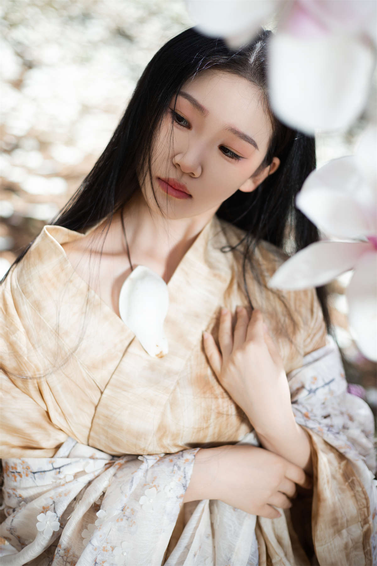 YITUYU艺图语 2024.05.30 玉兰花开 相望回首喵喵喵-日更街拍