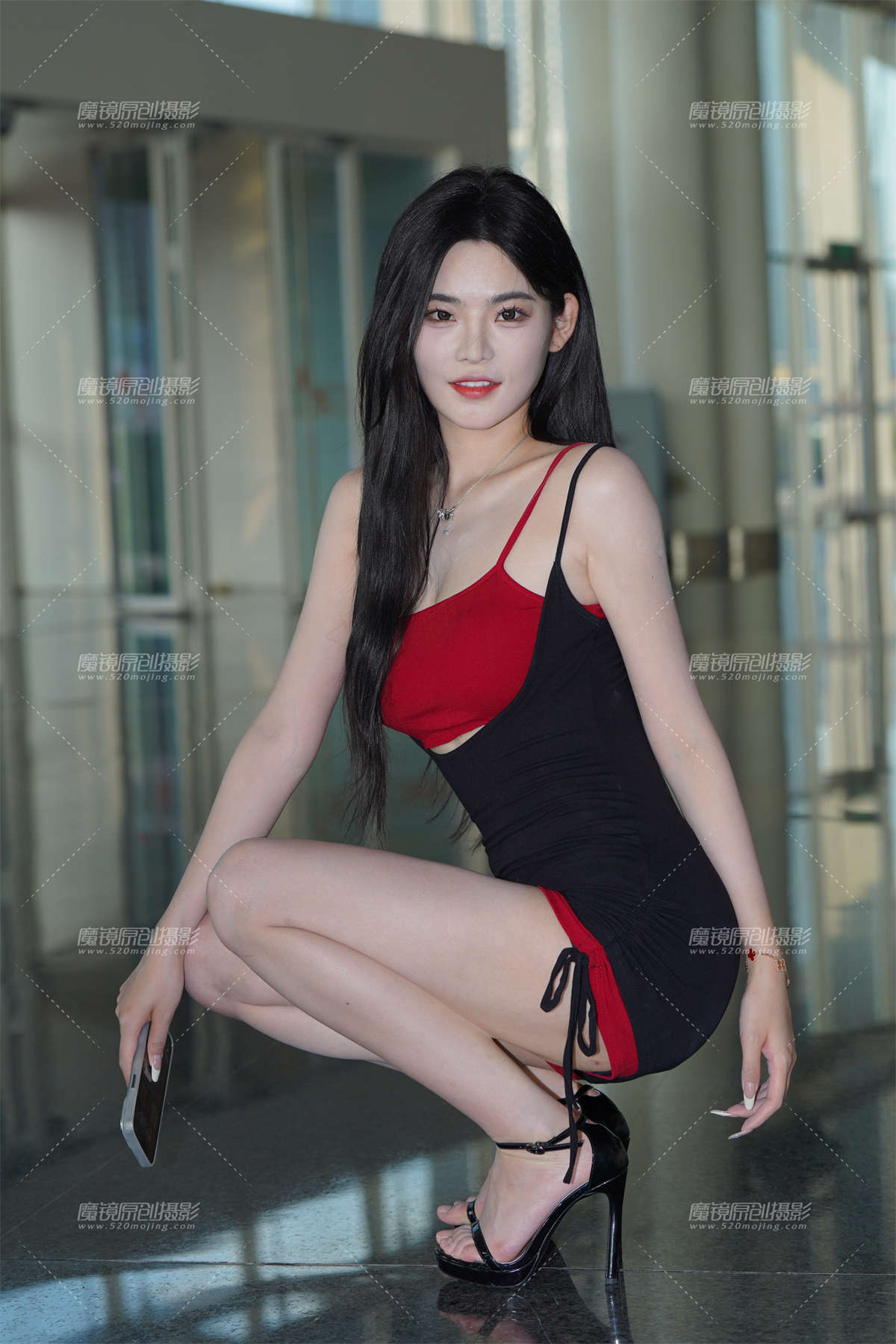 美腿小姐姐-日更街拍