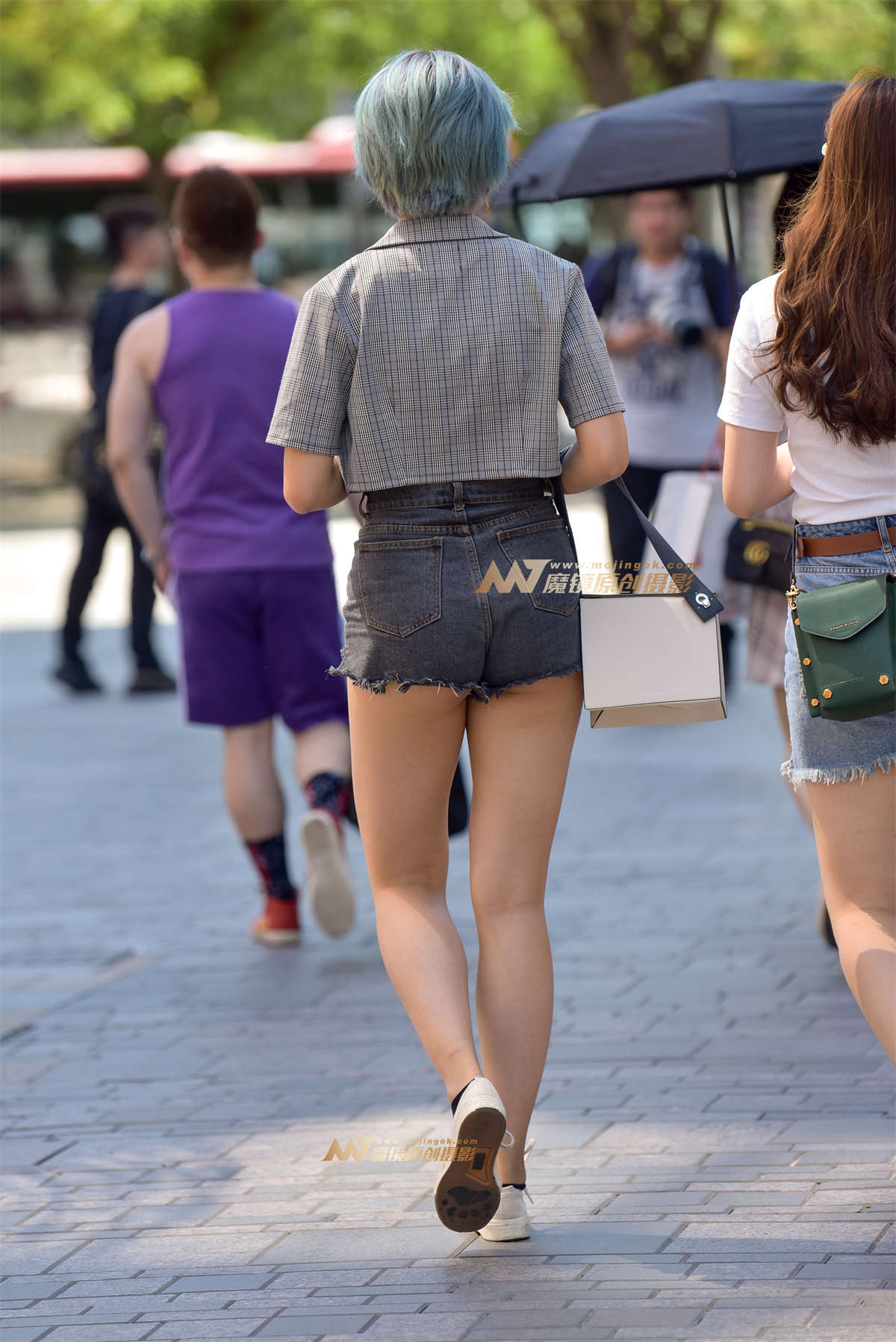 图片[2]-[赛德克赛帖] 个性十足短发热裤妹-日更街拍