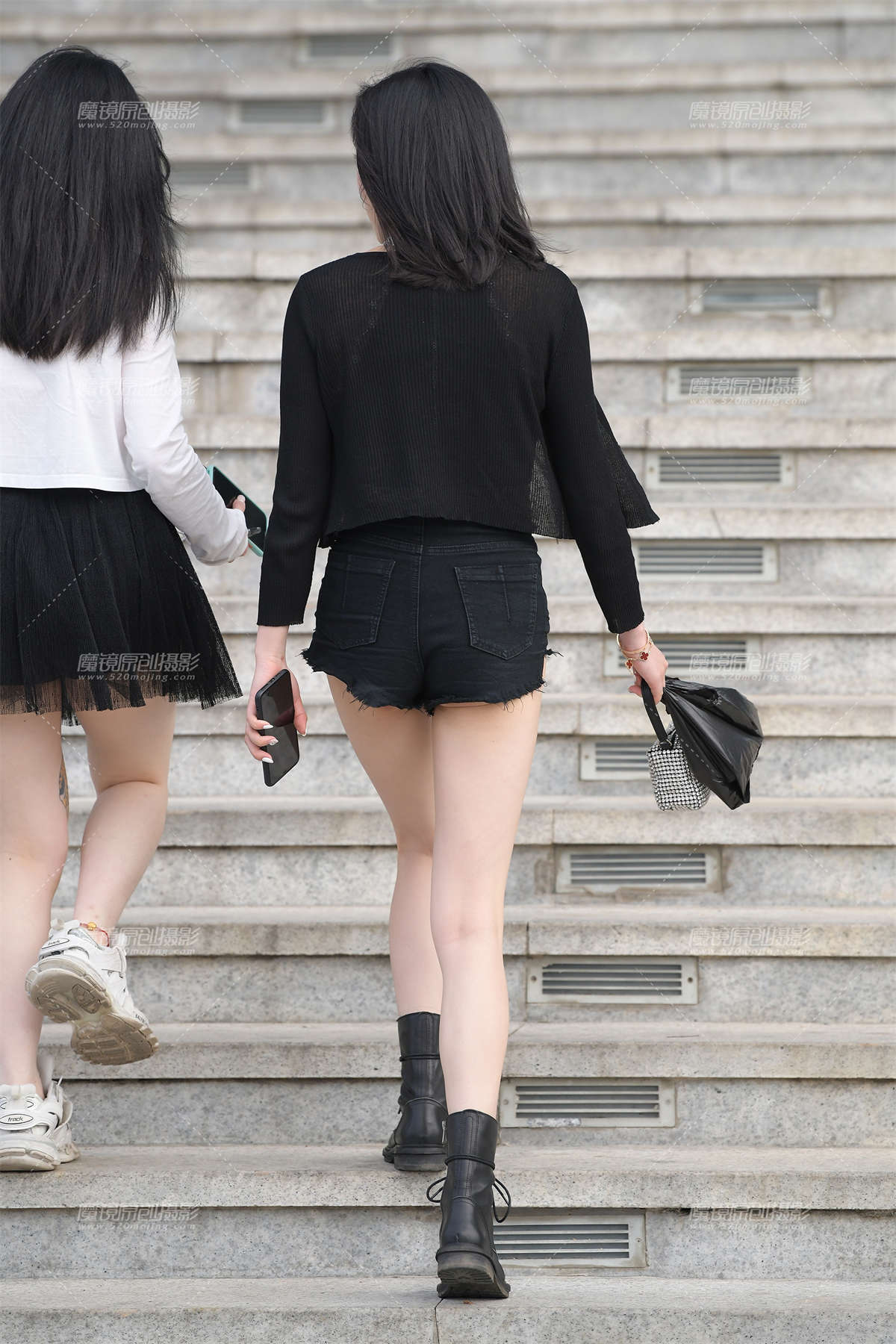 图片[2]-【视觉冲击赛贴】HAO长的热裤大白腿美女-日更街拍