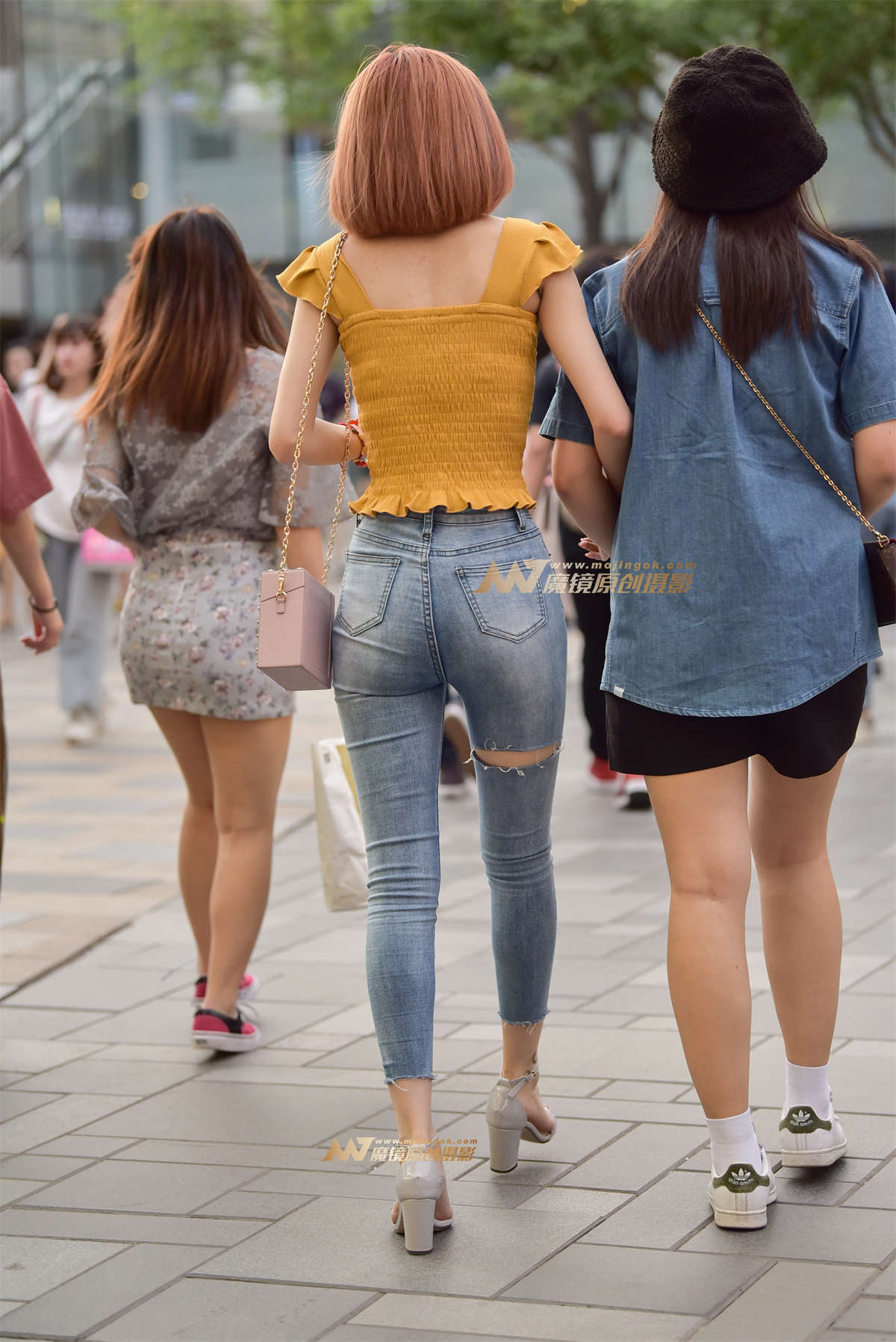 图片[2]-[赛德克赛帖] 性感紧身仔裤美女-日更街拍