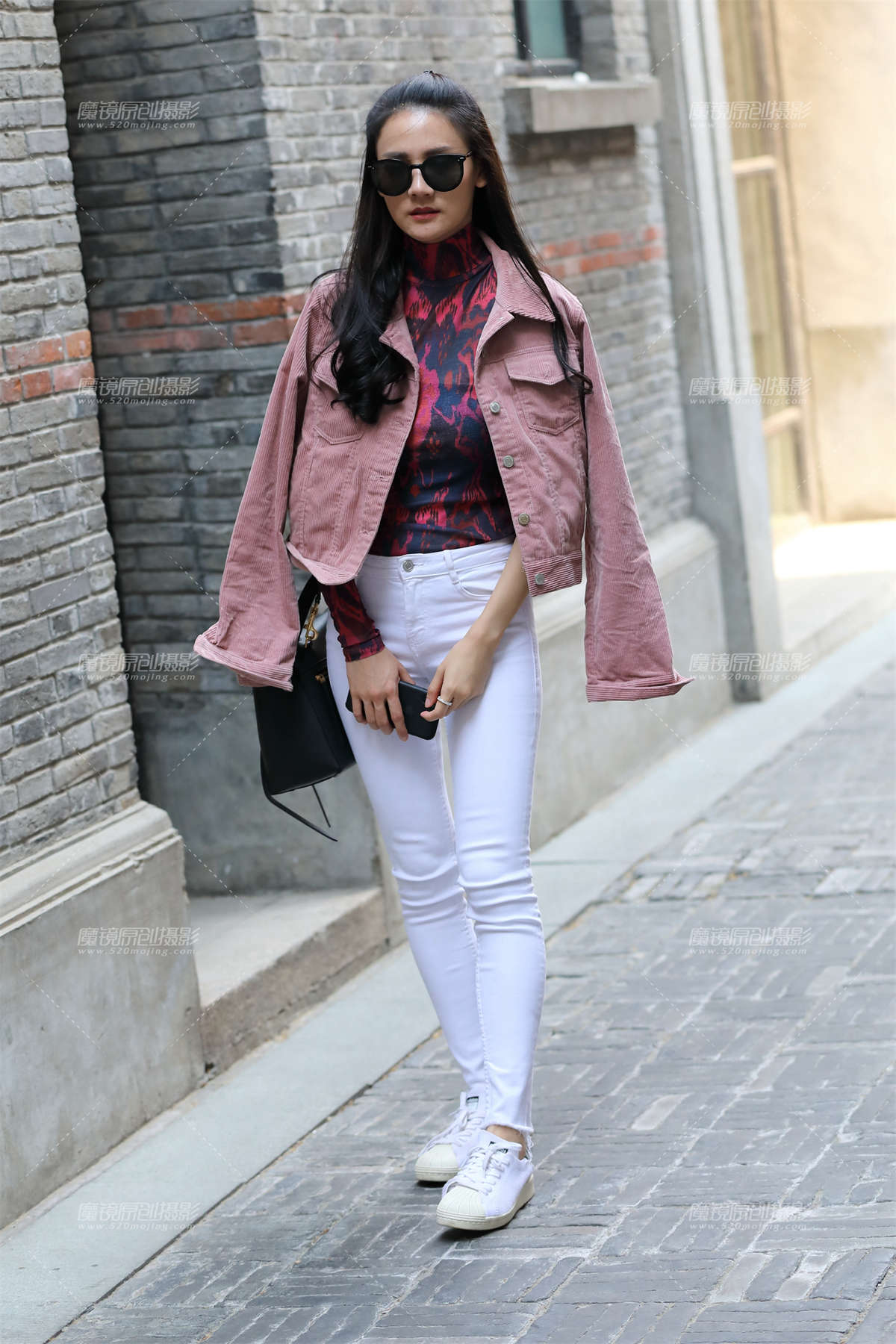 【欧阳幽明赛帖】包臀紧身白裤美女-日更街拍