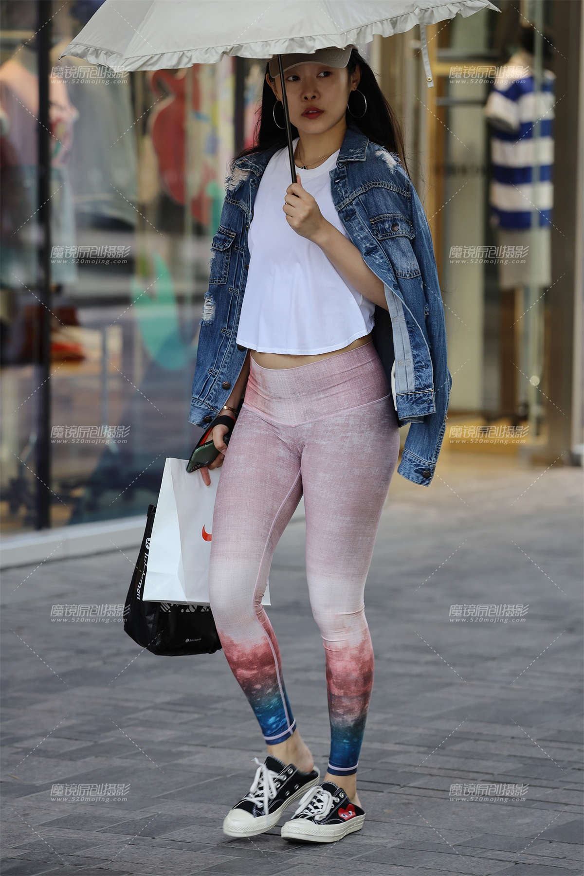 【小默赛帖】第1401篇★紧身裤美女★-日更街拍